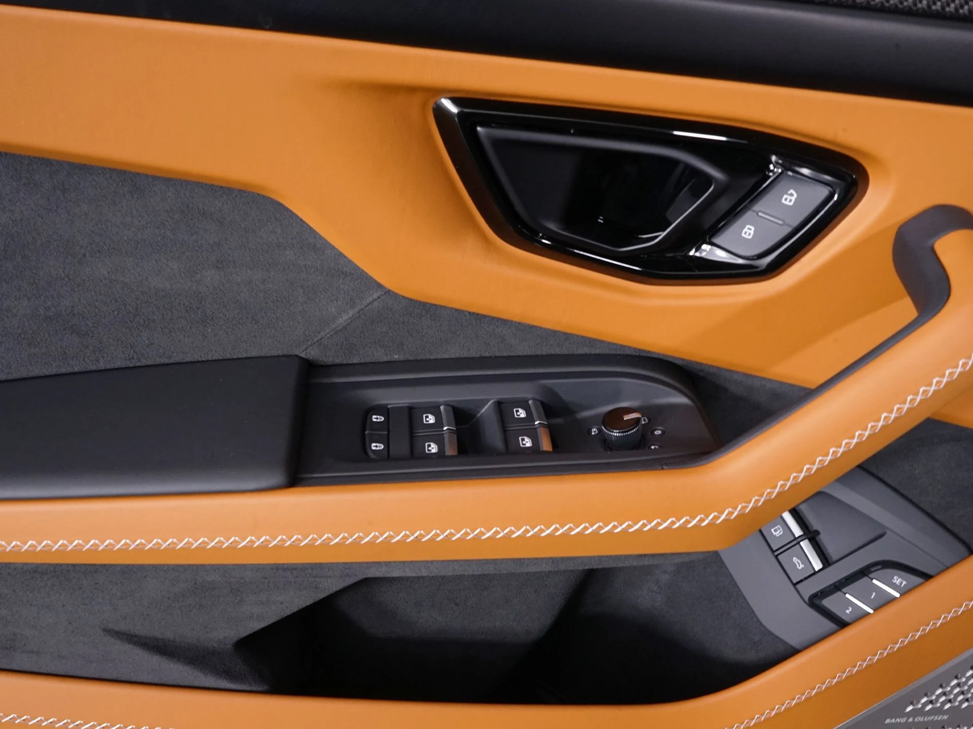 mph035_1231473024_15b31aad068107d7208415b1790b7e81x_3c210094d0