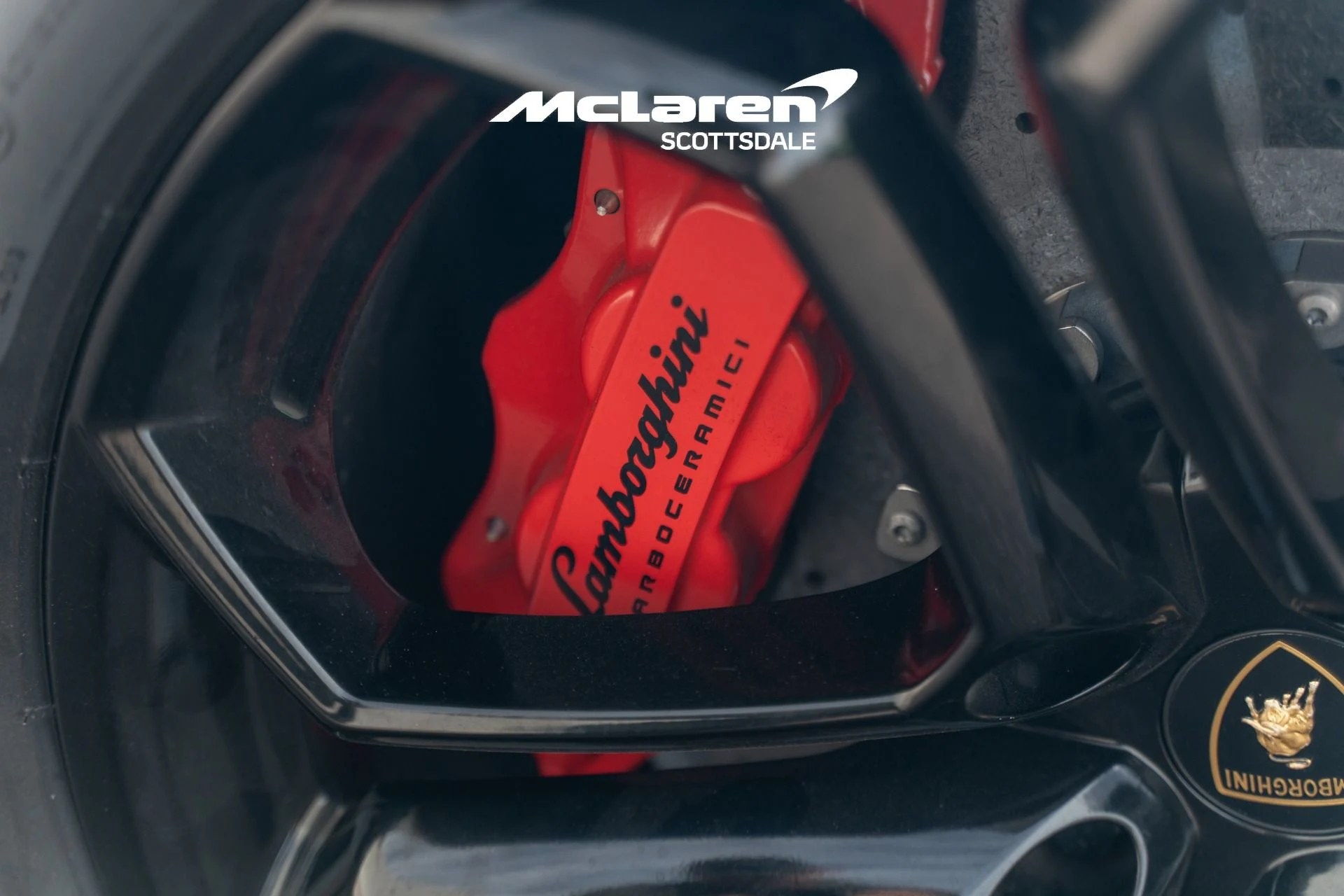 mph035_1236295694_Used_2015_LAMBORGHINI_AVENTADOR_LP_700_4_1771652889_714dea8e3d