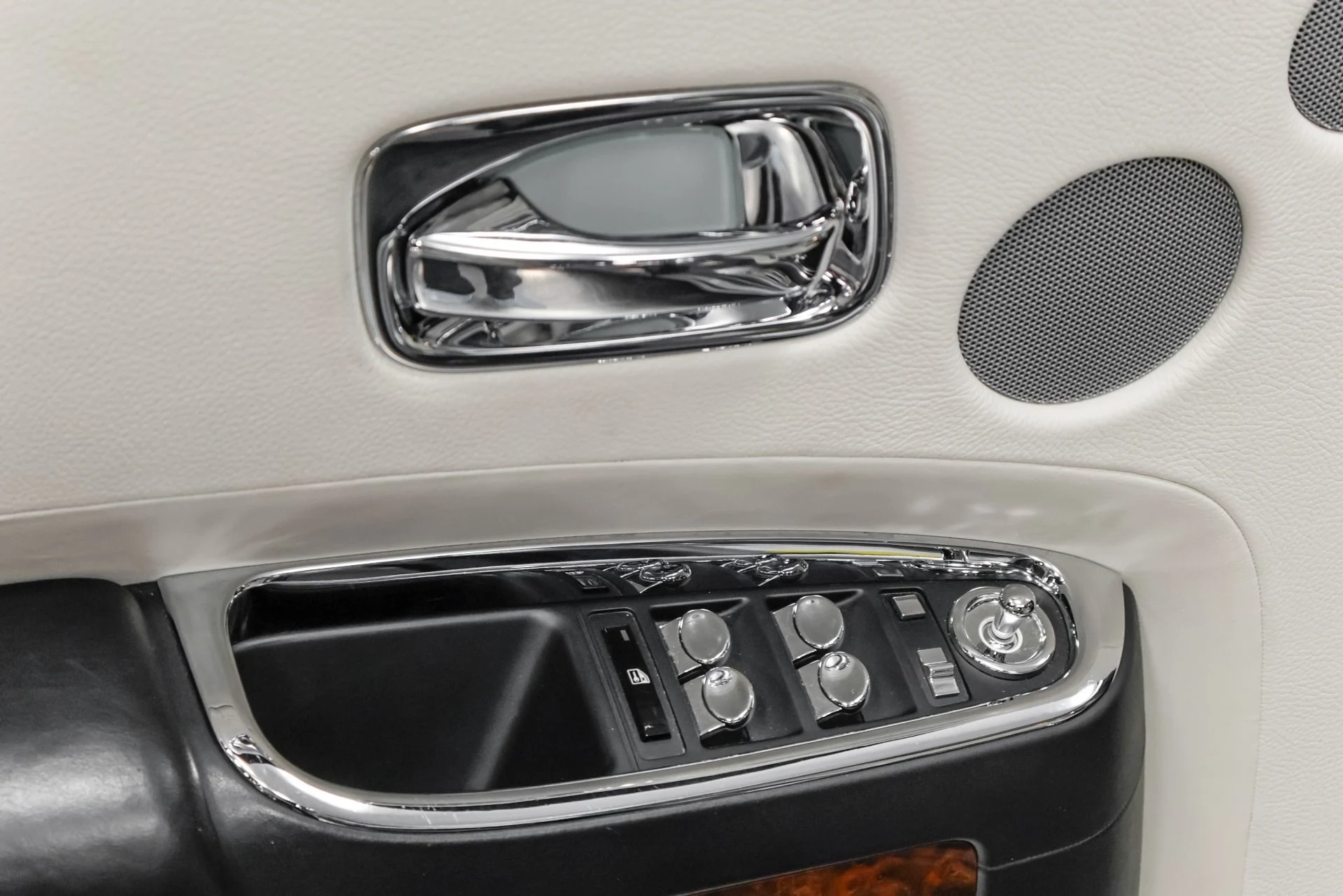 mph035_1245266673_Used_2010_Rolls_Royce_Ghost_1762979207_b87dc160ad