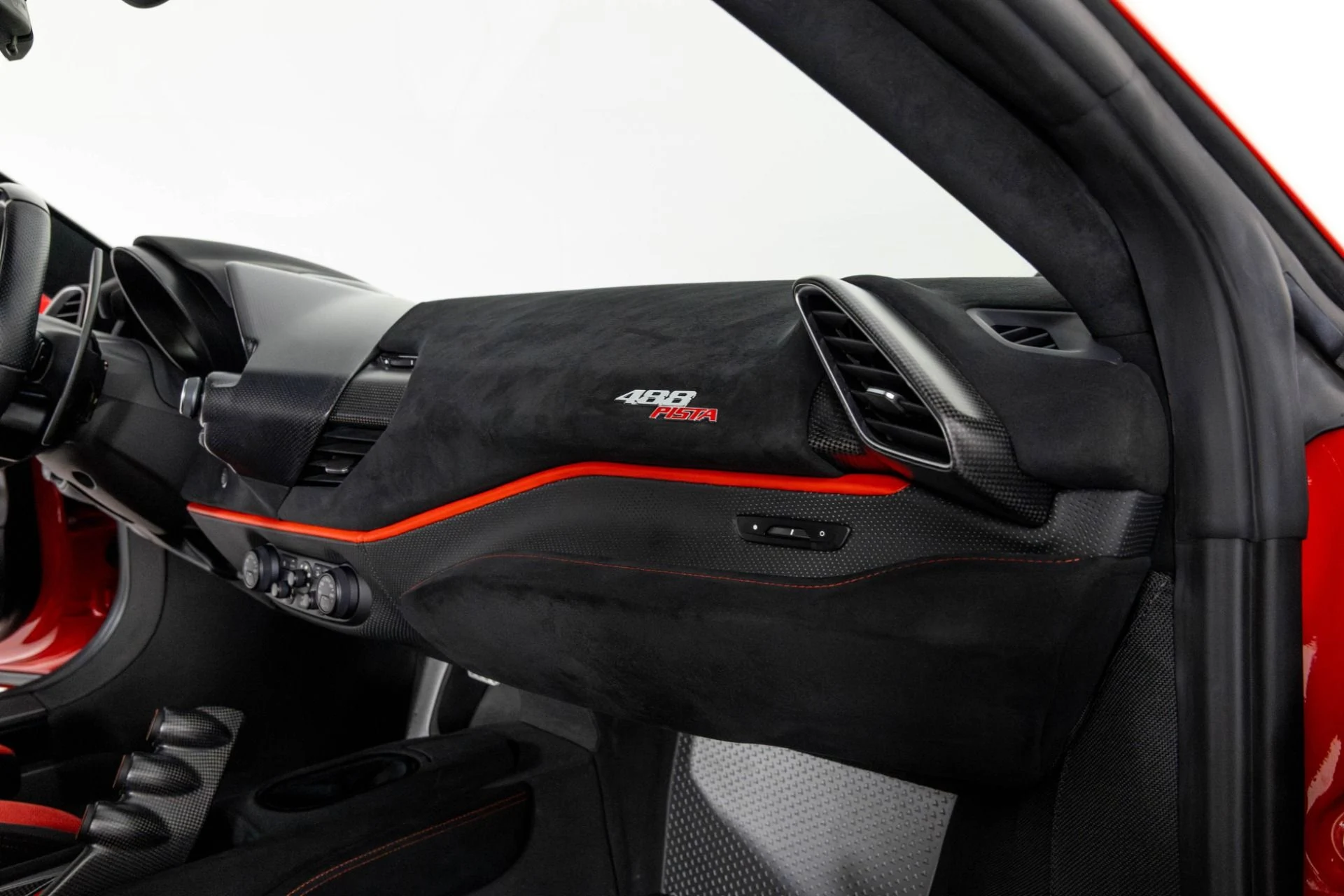 mph035_1247016002_Used_2019_Ferrari_488_Pista_1761352057_f1687cc5bc