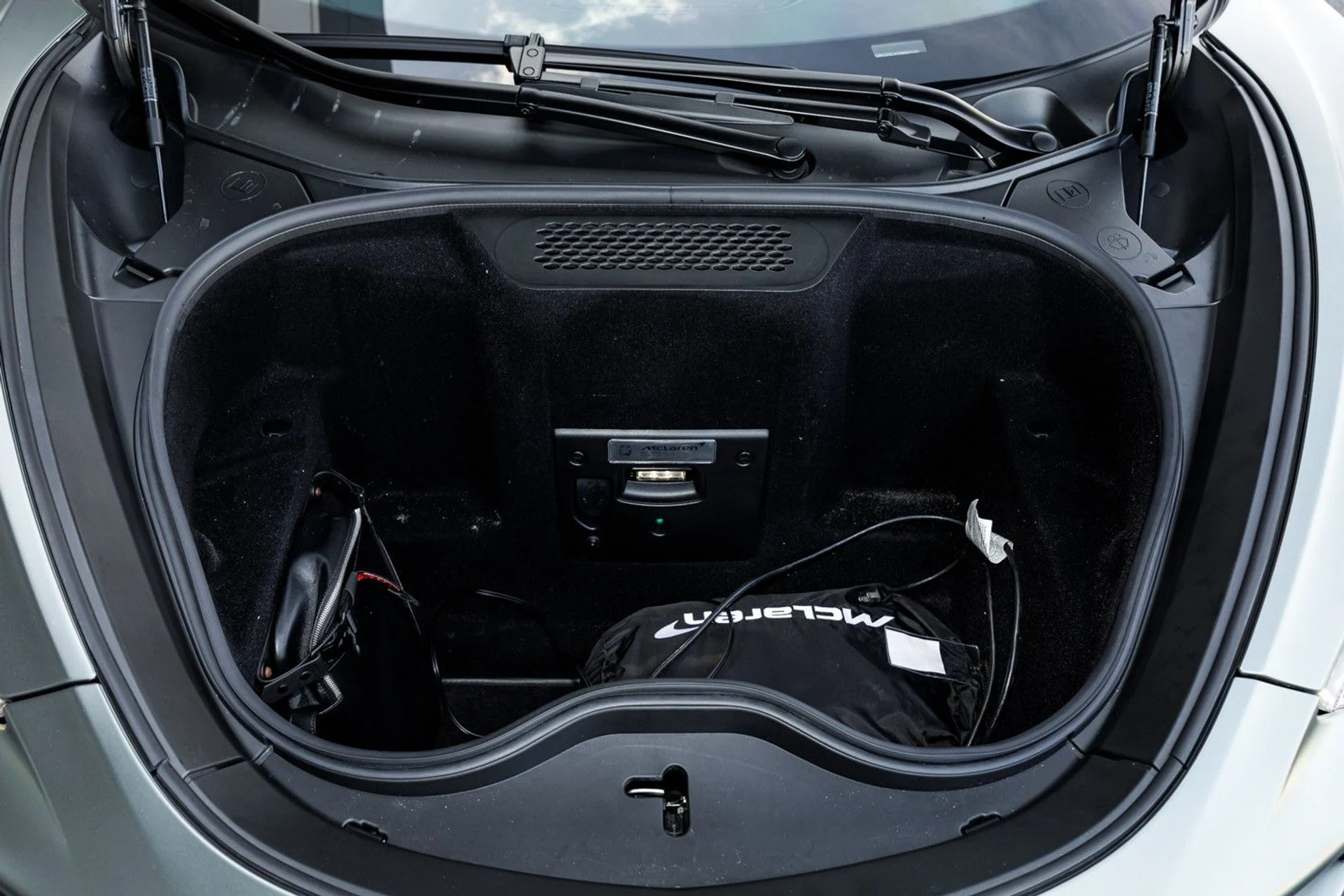 mph035_1247374571_638_p37_l_bee3c6137e