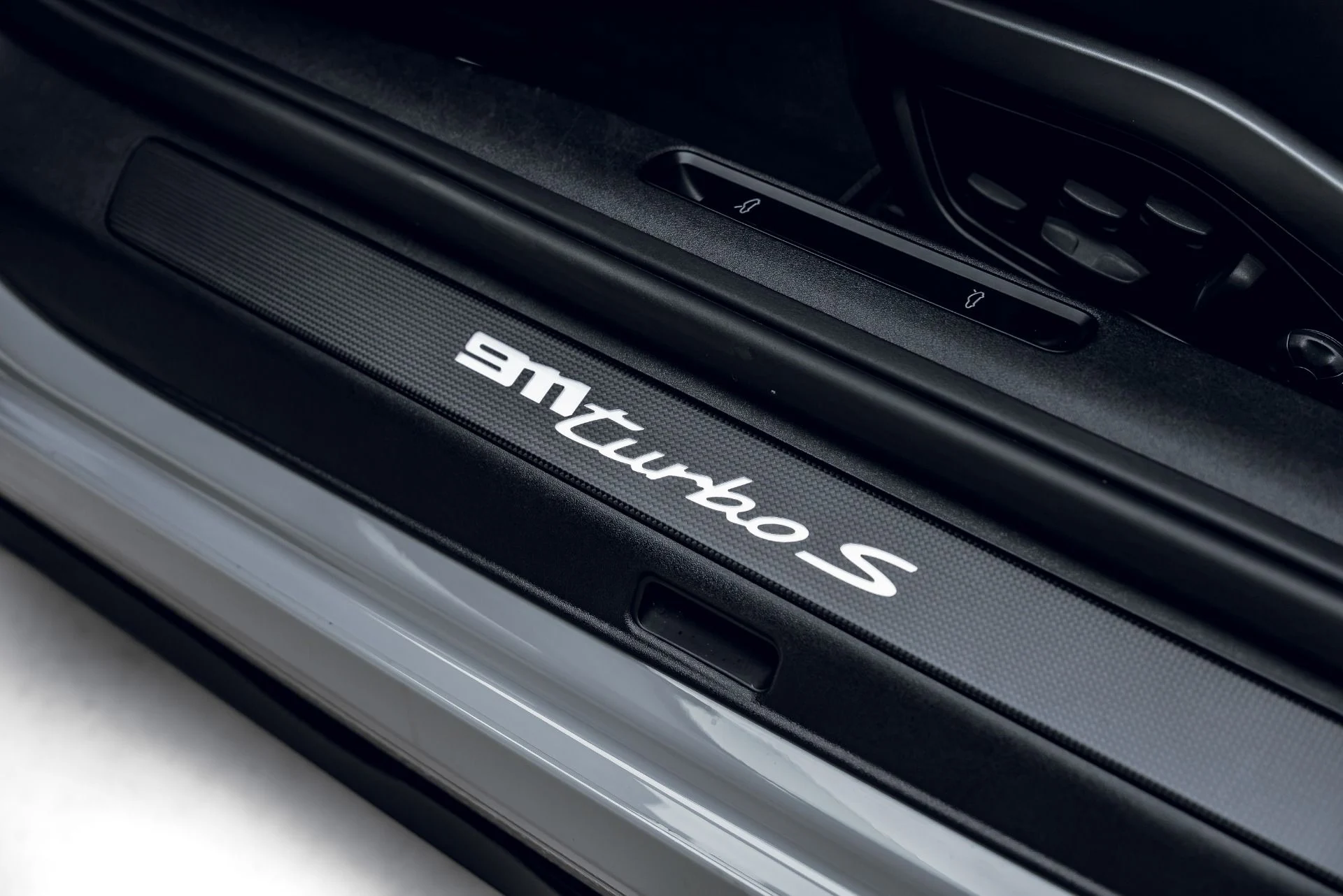 mph035_1247699447_Used_2022_Porsche_911_Turbo_S_Cabriolet_1782847659_66ff130346