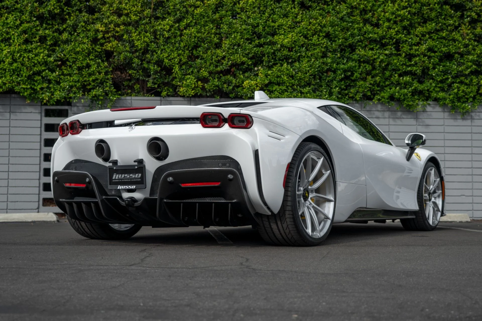 mph035_1256315895_Used_2023_Ferrari_SF_90_Stradale_1760118033_2271eba9b2