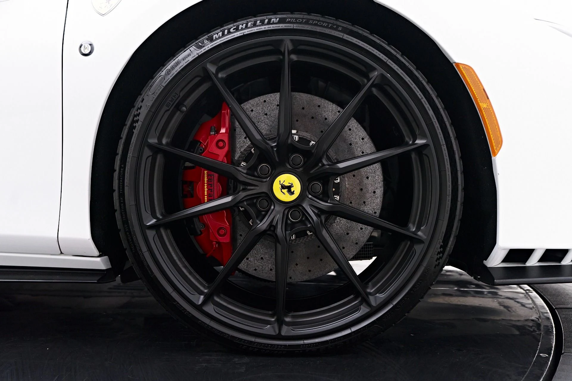 mph035_1258774678_Used_2023_Ferrari_F8_Spider_Base_1753926765_780778a94f