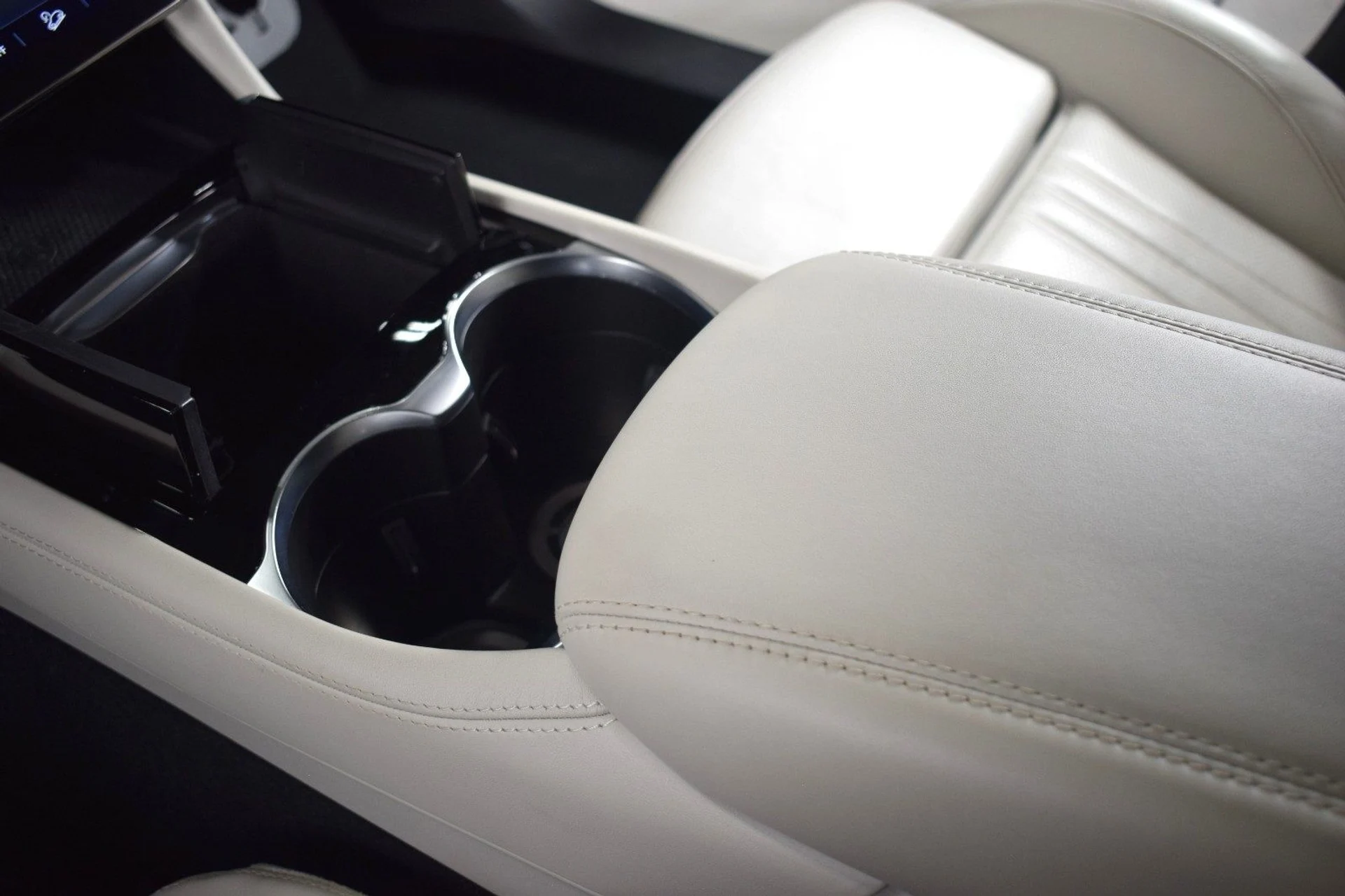 mph035_1259814069_4a82c63dde75eb6d6e95bee978bf4d83x_9d921d0437