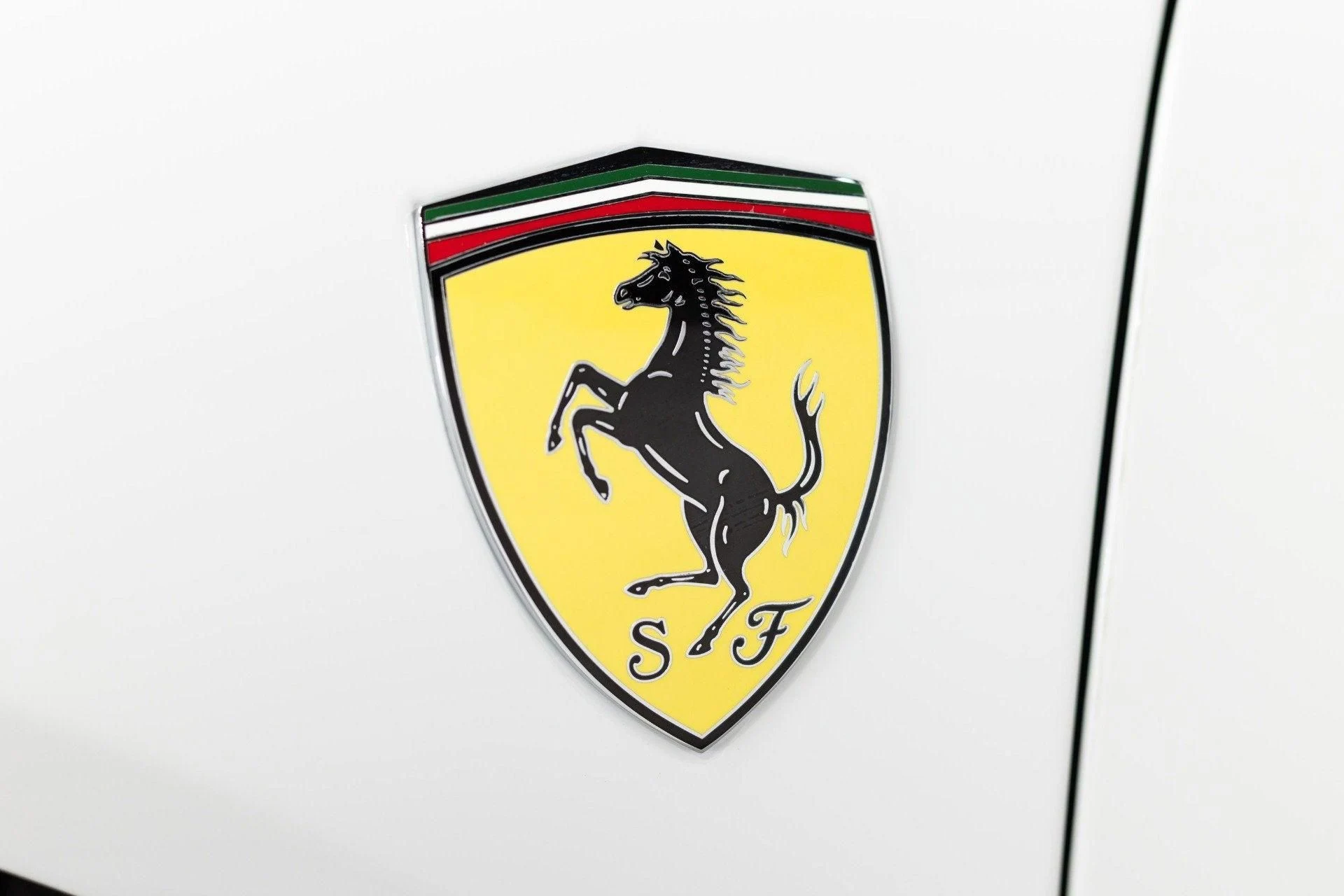 mph035_1263153052_Used_2022_Ferrari_SF_90_Spider_1777382757_607b560c09