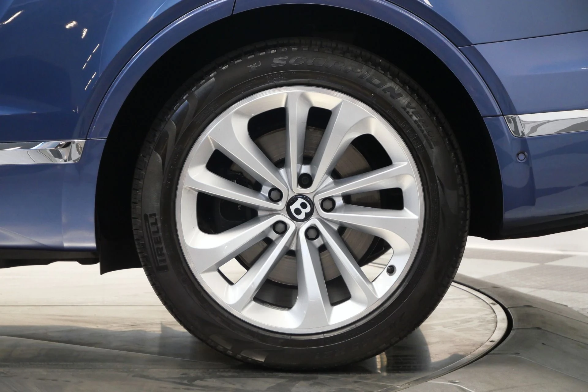 mph035_1265459993_Used_2018_Bentley_Bentayga_Onyx_Edition_W12_Touring_Specification_Front_Seat_Comfort_Specification_1772647427_3023bf352c