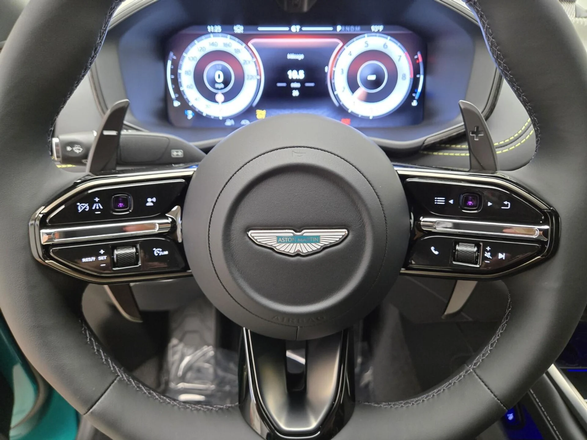 mph035_126571197_New_2025_Aston_Martin_DBX_707_1753422065_6410b37e7a