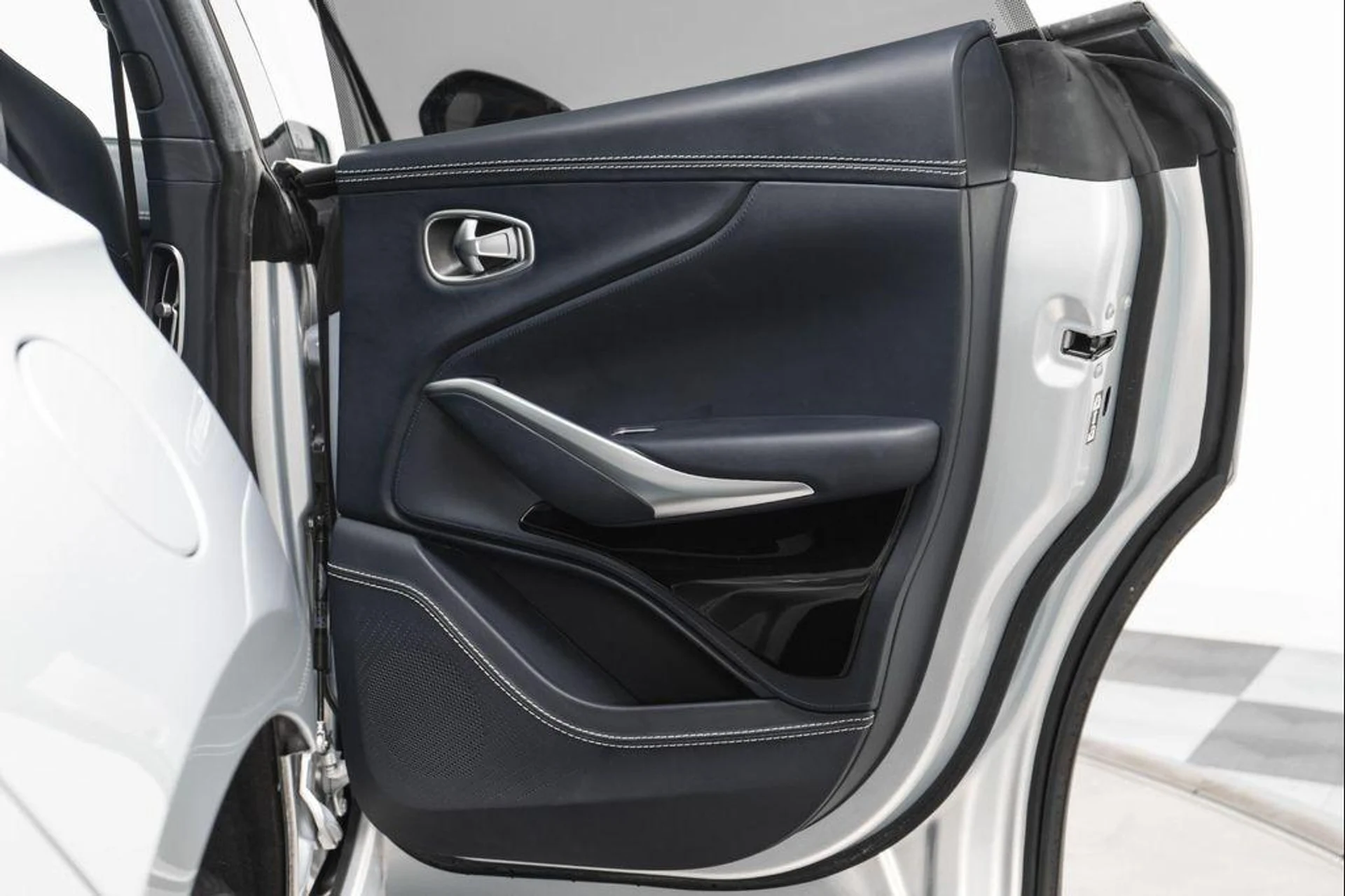 mph035_1271116972_q_RBAF_Rr90_Xu_Jn5_W8fm_Zo_C46_THTA_3b93276678