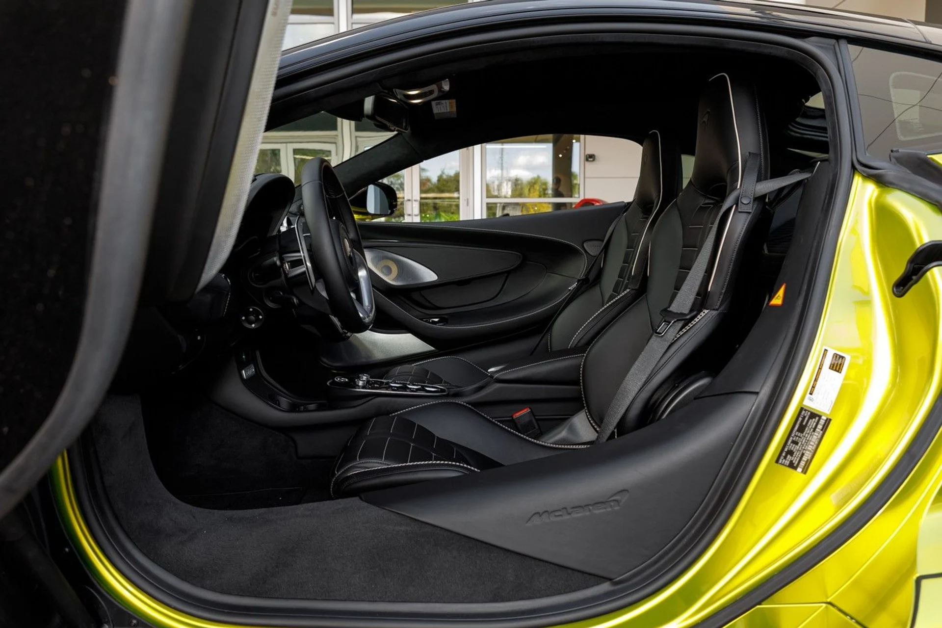 mph035_1271637151_462_p36_l_c1fb2ac6b6