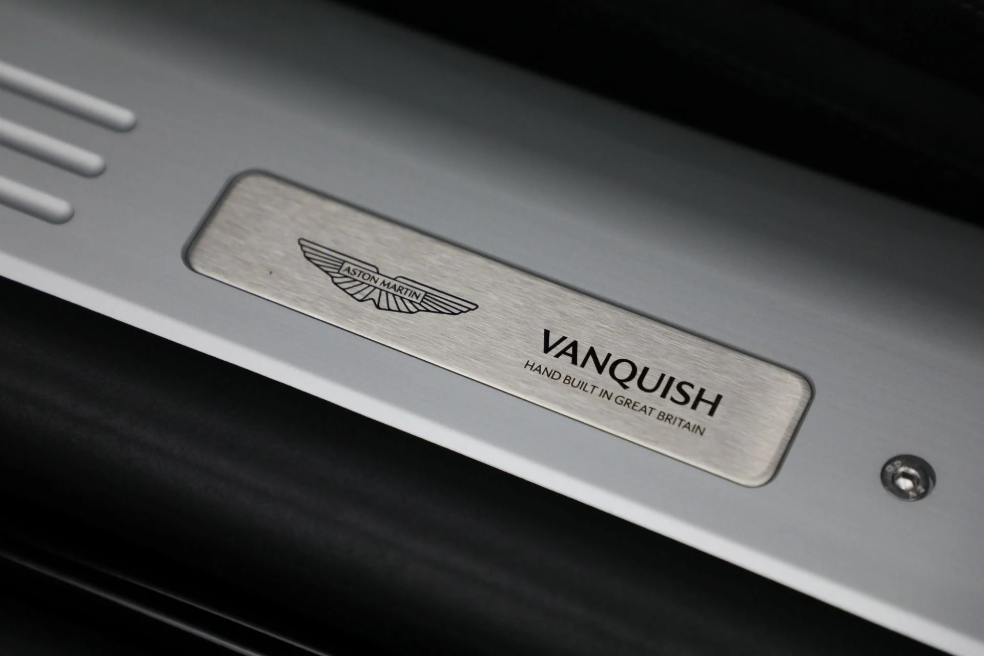 mph035_1279802955_New_2025_Aston_Martin_Vanquish_87f56e7c2c
