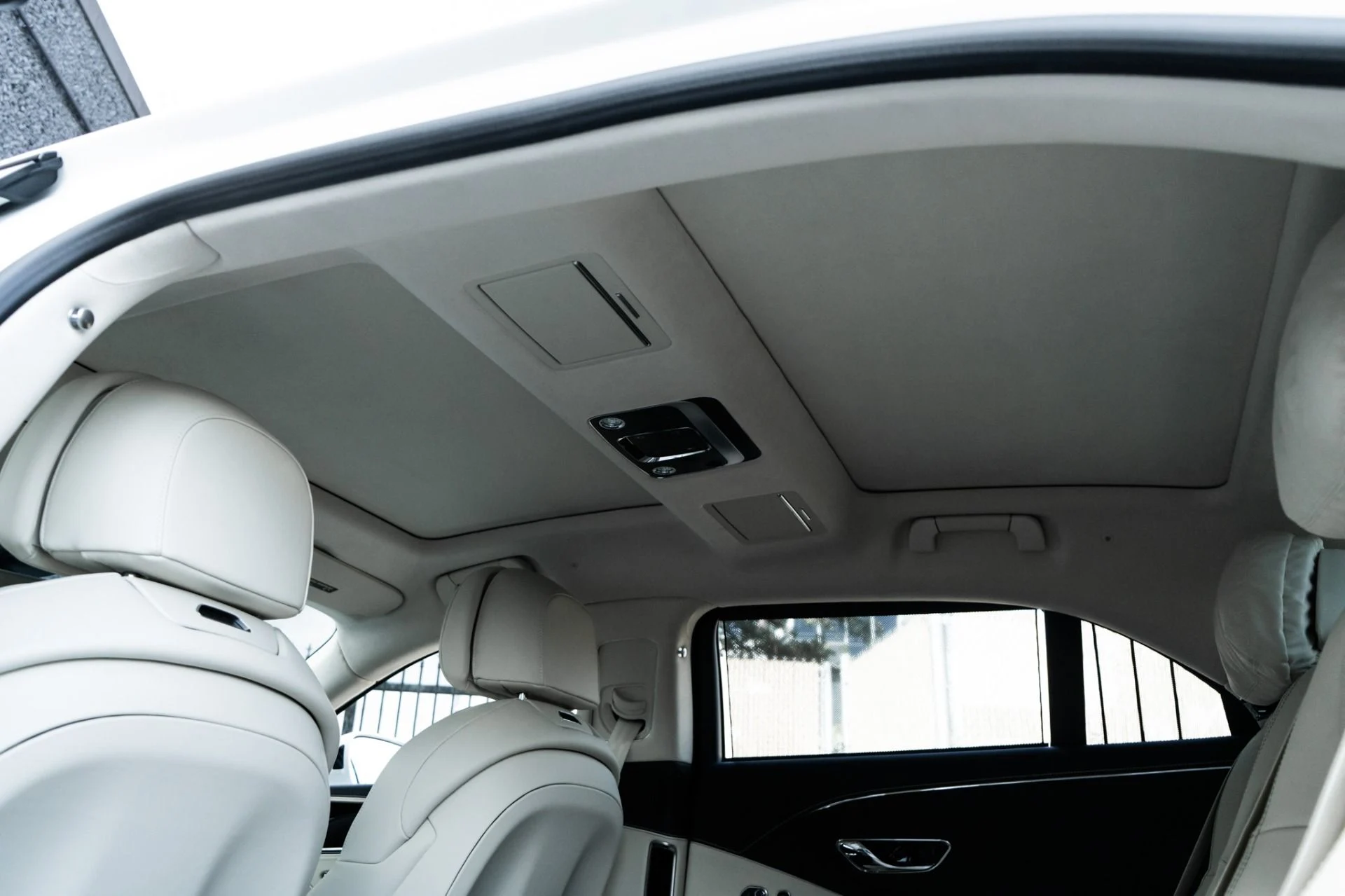 mph035_1284592423_Used_2026_Bentley_Flying_Spur_1792511723_66d829dd8b