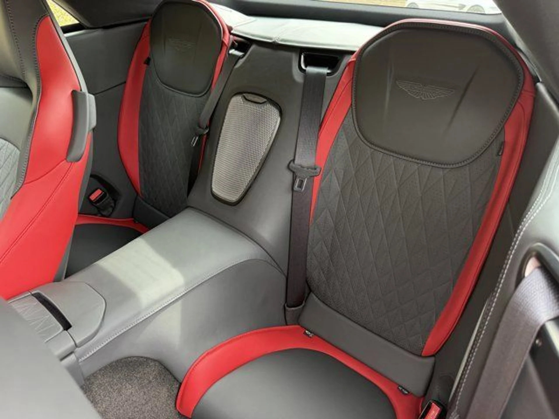 mph035_1296423617_dcb921d3e4784aed846bf14ae30a1985_baf1037755