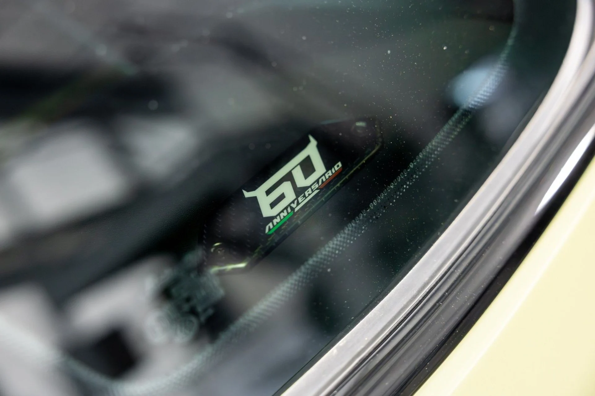 mph035_1296501492_ew_ae51d2a101