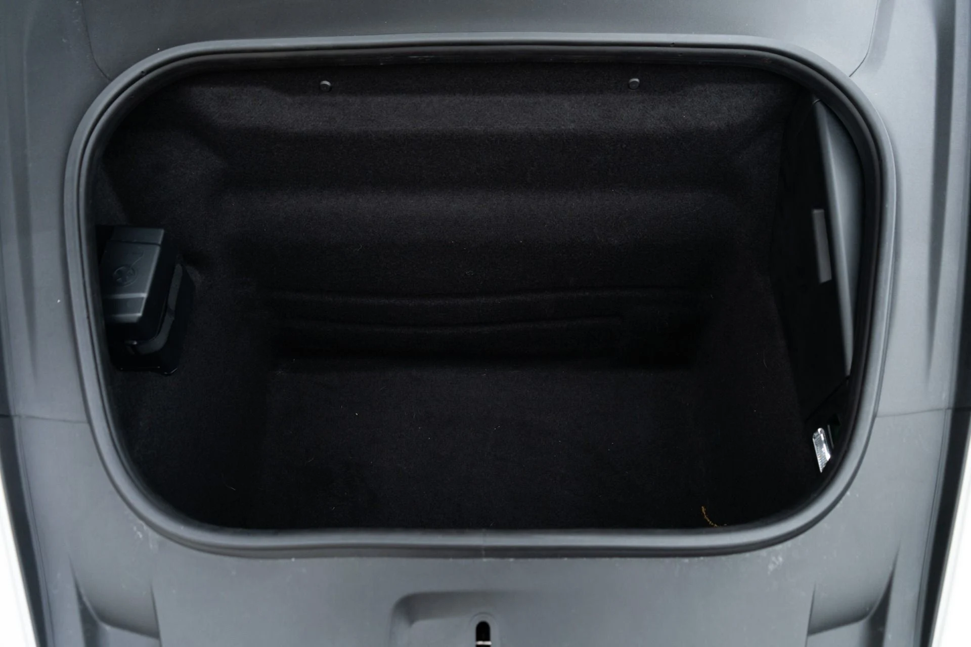 mph035_1310821107_Used_2025_Porsche_911_Carrera_1768944020_512ae6330c