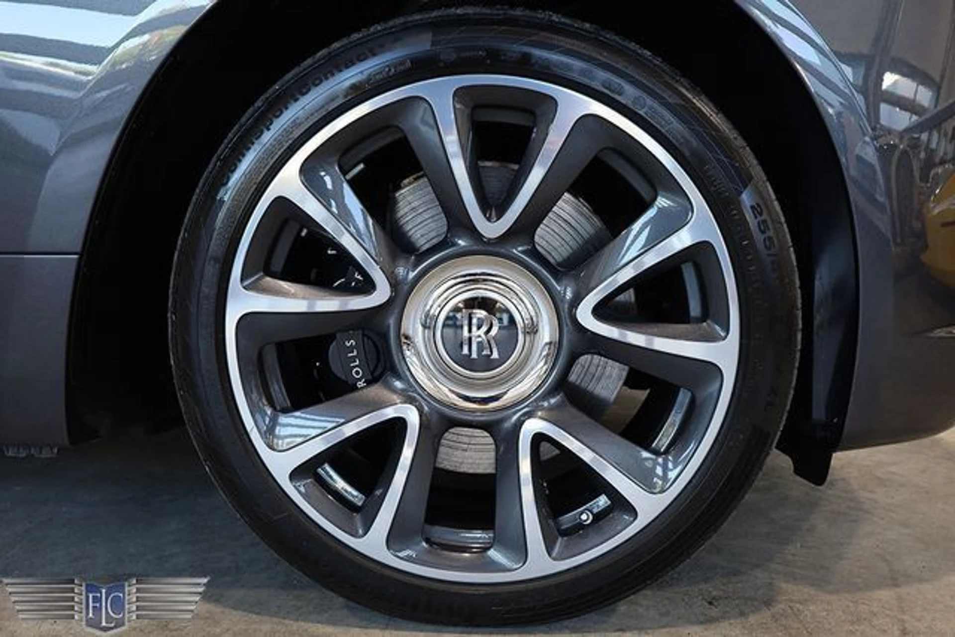 mph035_1317031664_used_2019_rolls_royce_wraith_coupe_9689_22263215_40_640_74cdaf7f1b