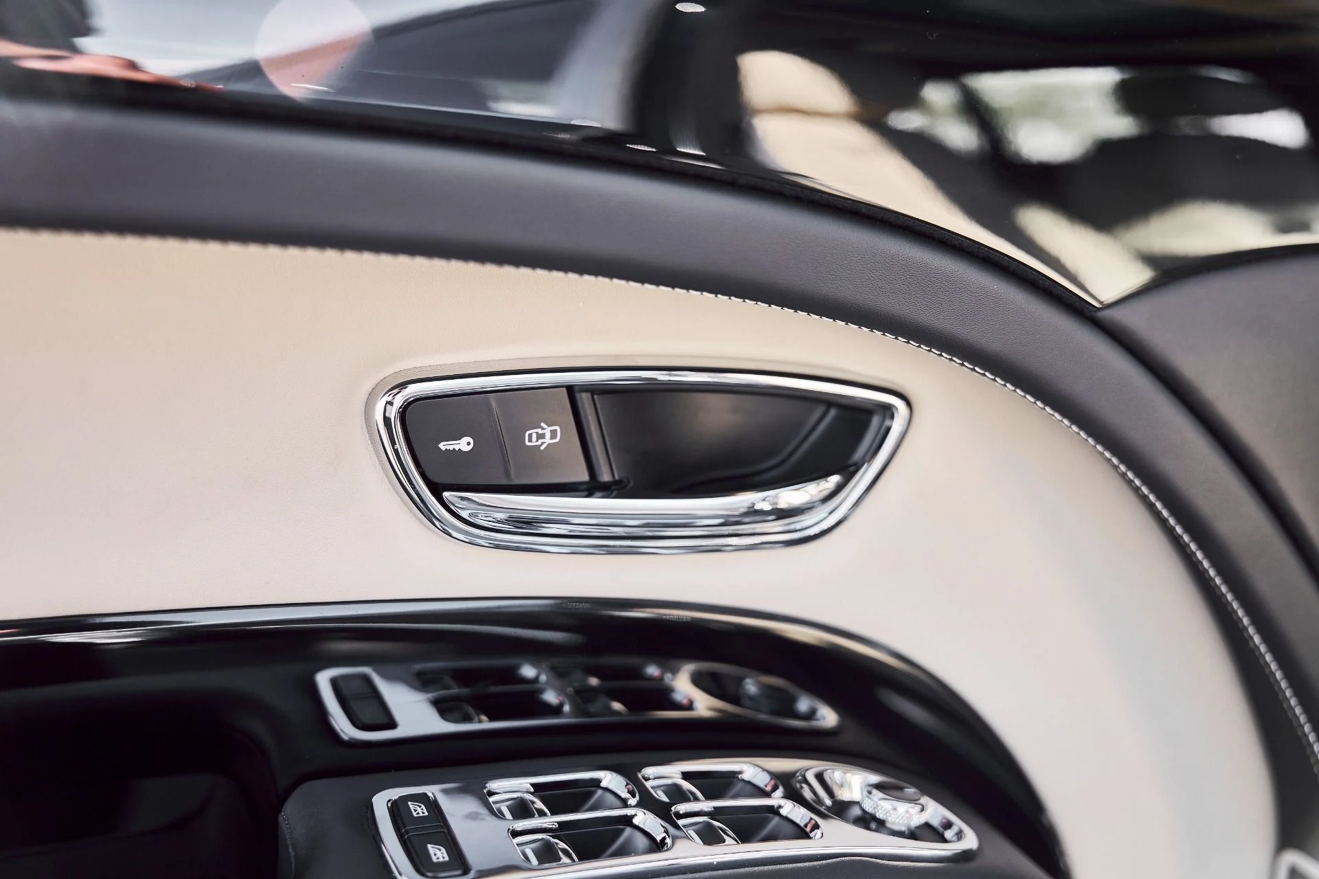 mph035_1323725791_Used_2019_Bentley_Mulsanne_Base_1773861378_2823abe00d