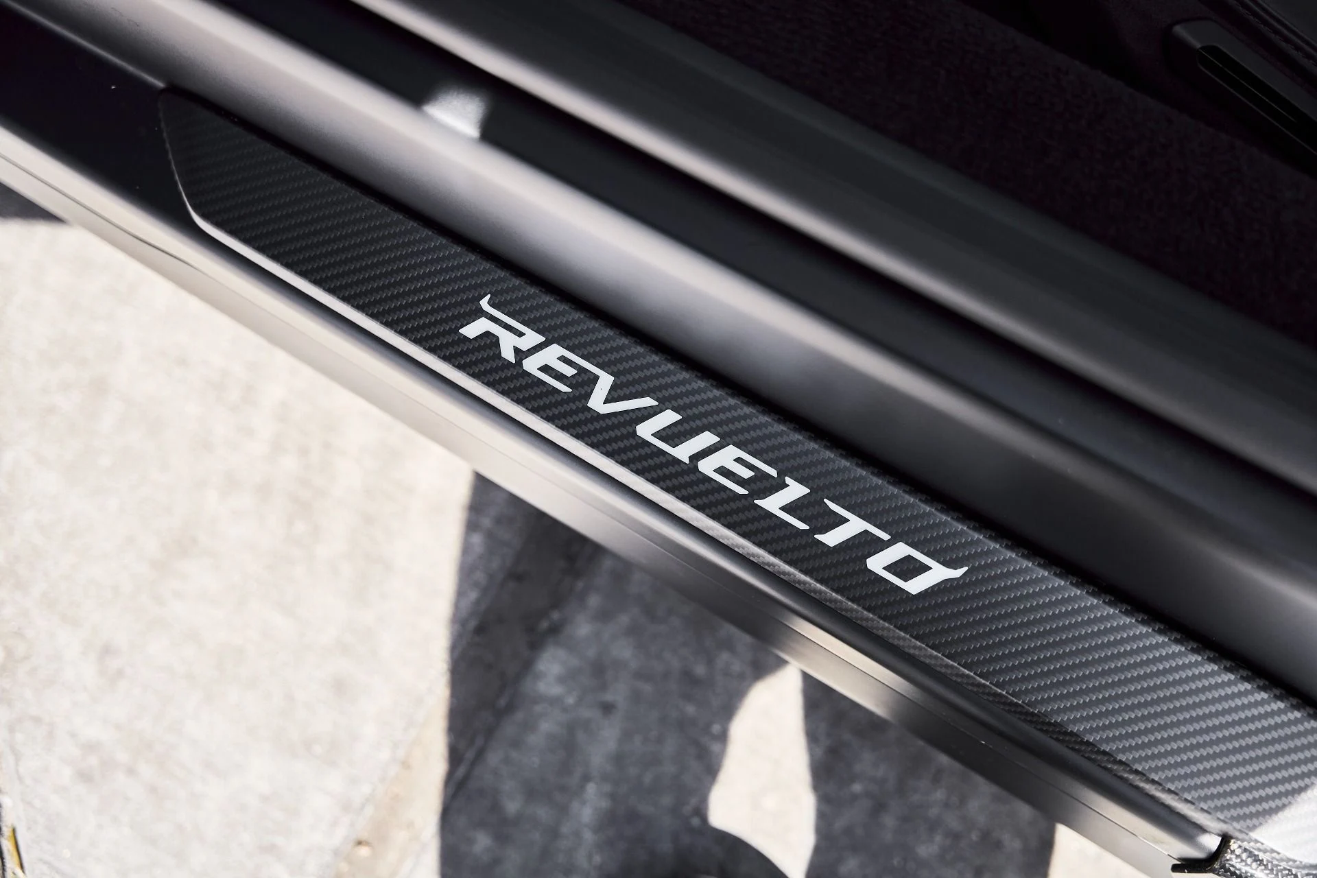 mph035_1334575302_Used_2025_Lamborghini_Revuelto_Base_1774300539_5d39a0438d