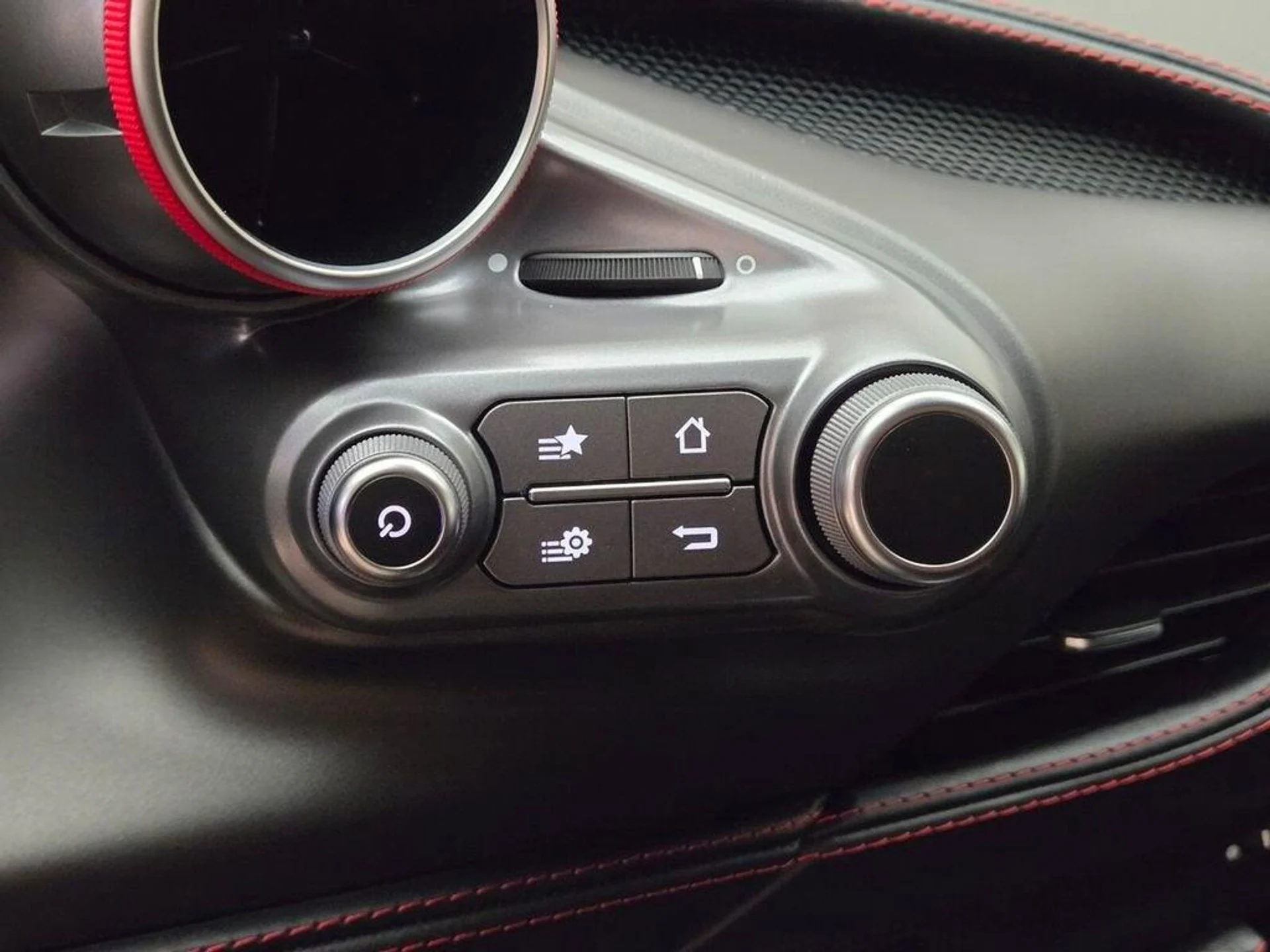 mph035_1339459005_Used_2020_Ferrari_F8_Tributo_1775896817_2e5549d5f4