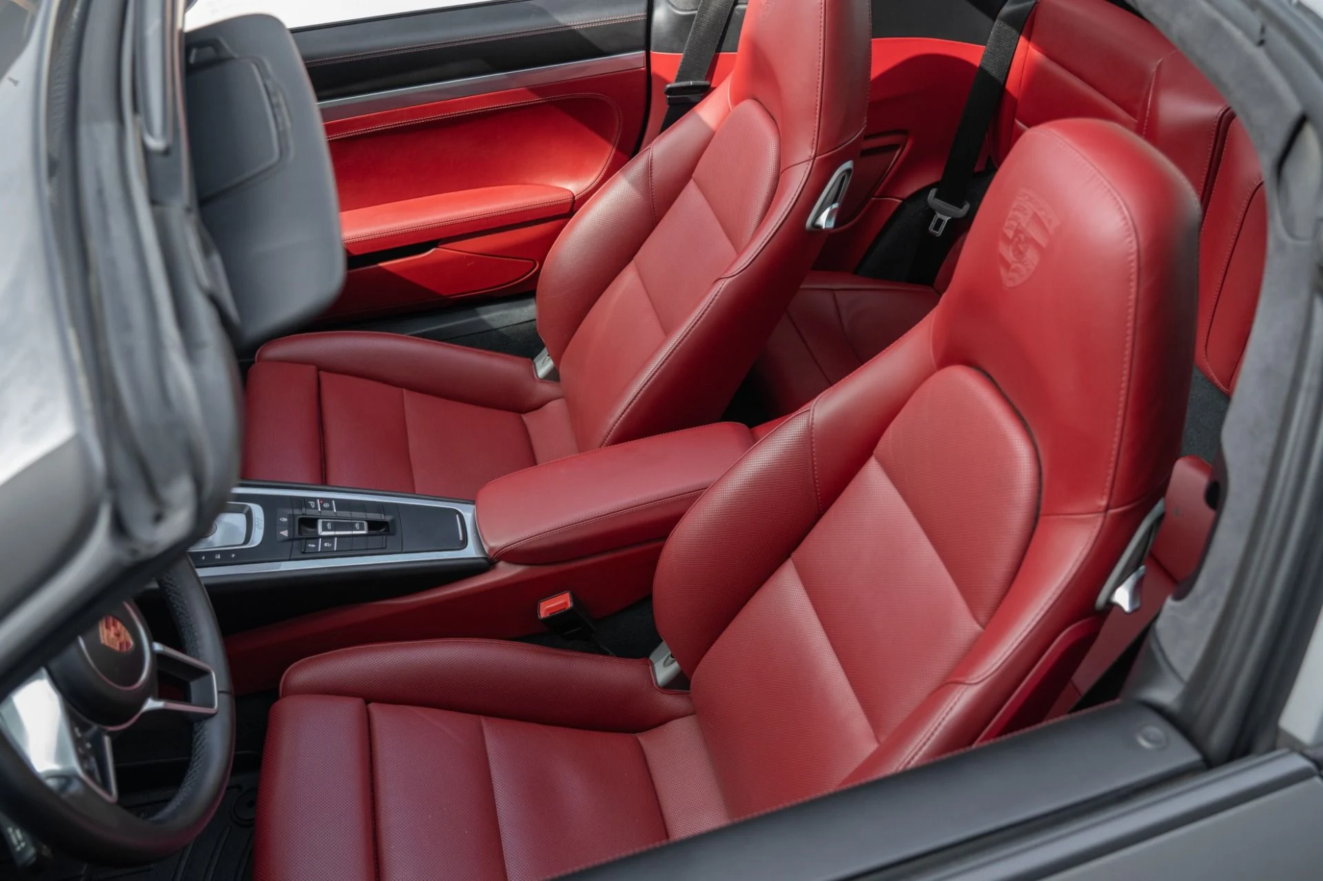 mph035_1341989861_Used_2017_Porsche_911_Targa_4_S_1761592215_5382ba48d2