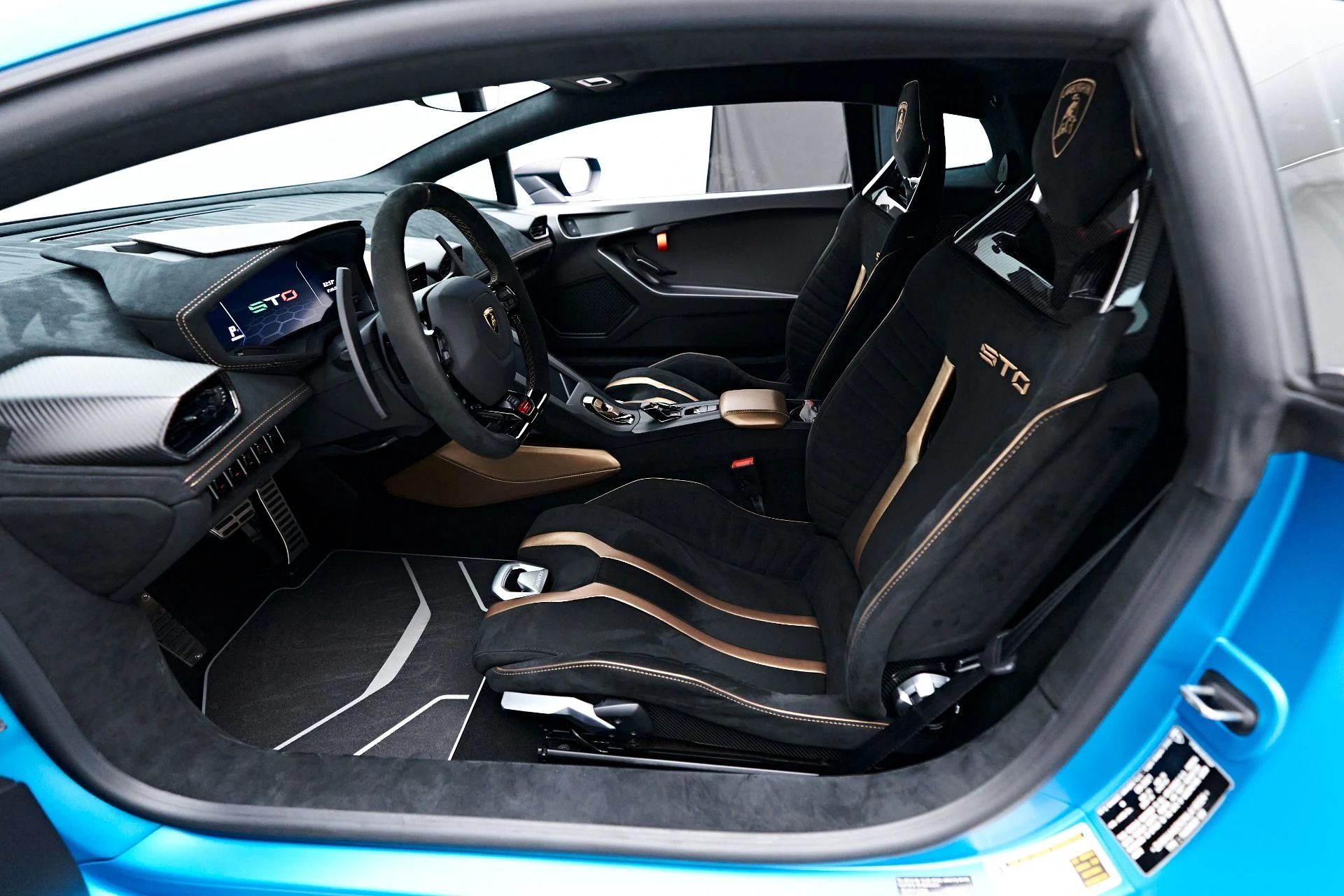 mph035_1344789474_Used_2022_Lamborghini_Huracan_STO_Base_1732754503_823e38c4e7