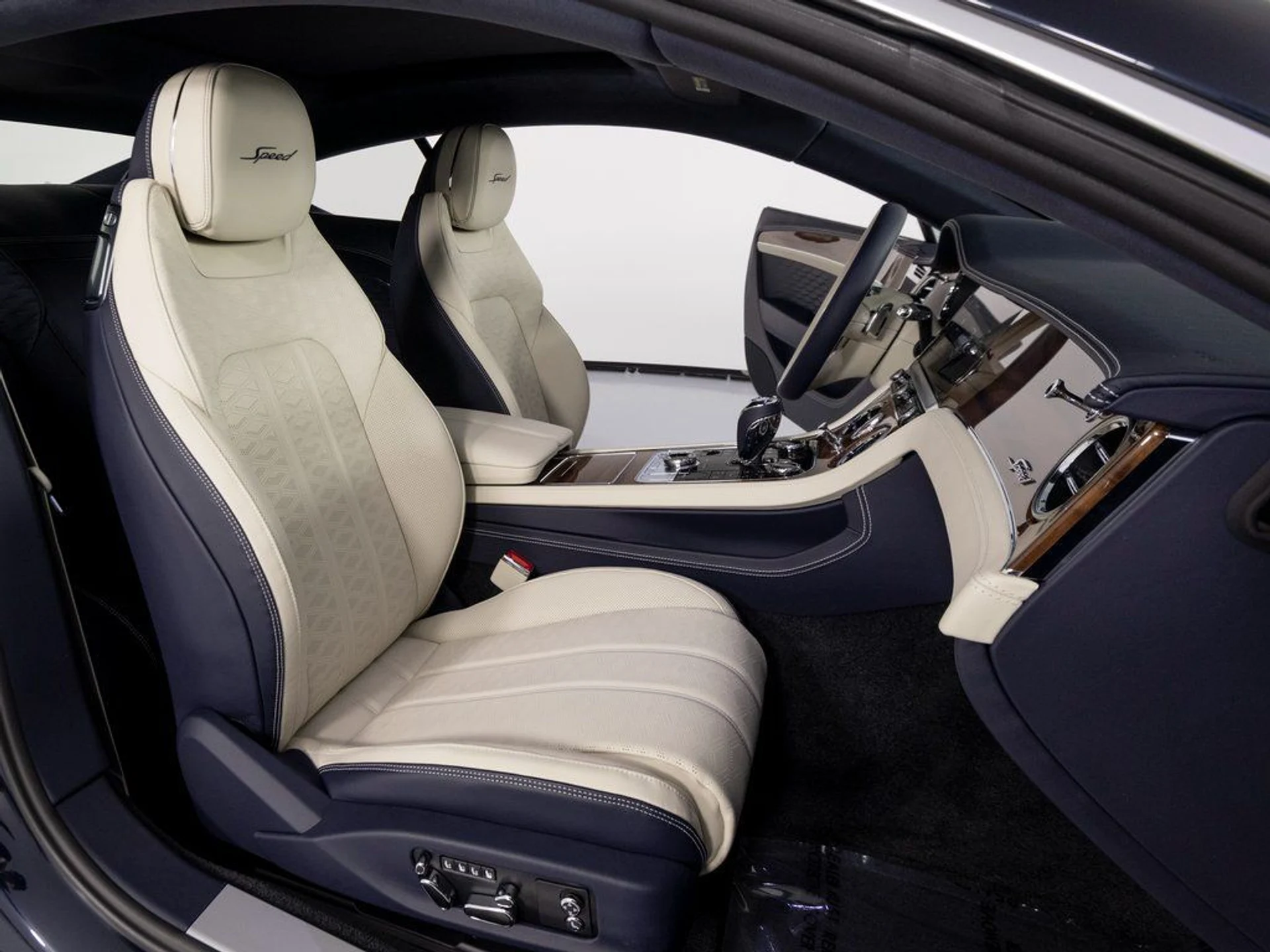 mph035_1346880595_22287ef30934ddd18ef8d5c2a123b470x_7c80e70be9