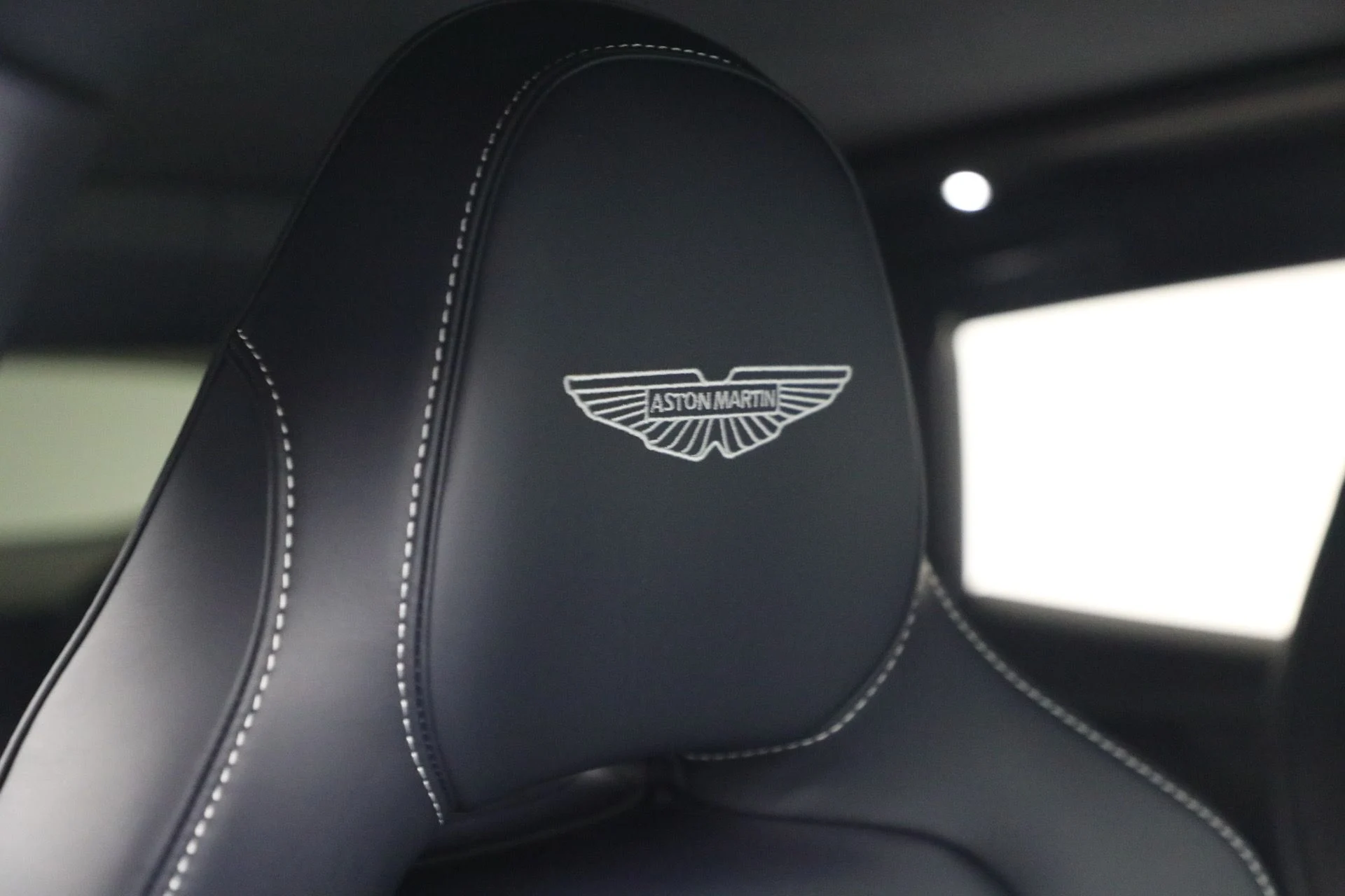 mph035_1358343845_New_2026_Aston_Martin_DBX_707_1767992936_b36911af59