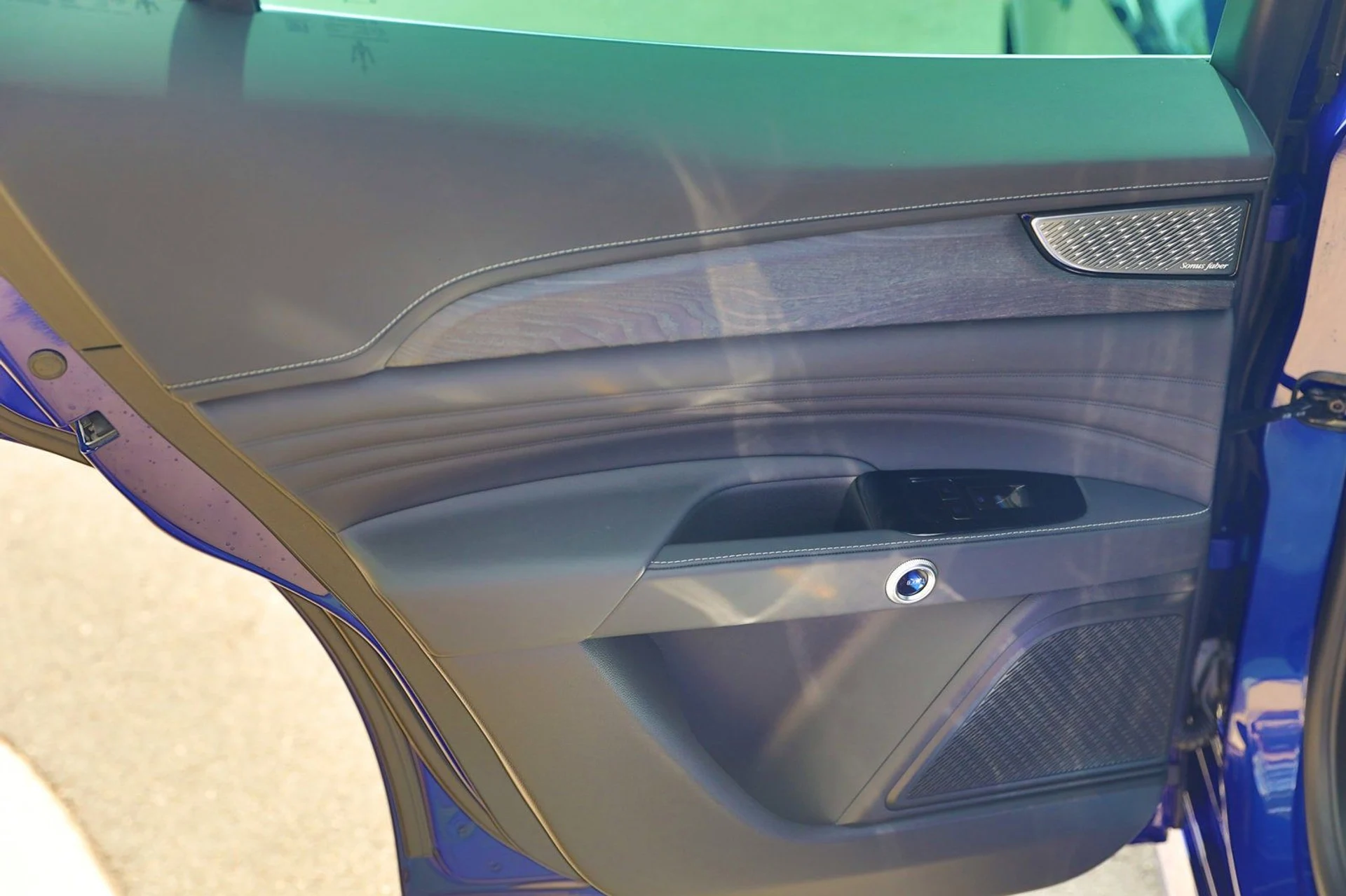 mph035_1370913089_aa9b1583e8544f9e99d483b2f46d9896_fa5753c3d8