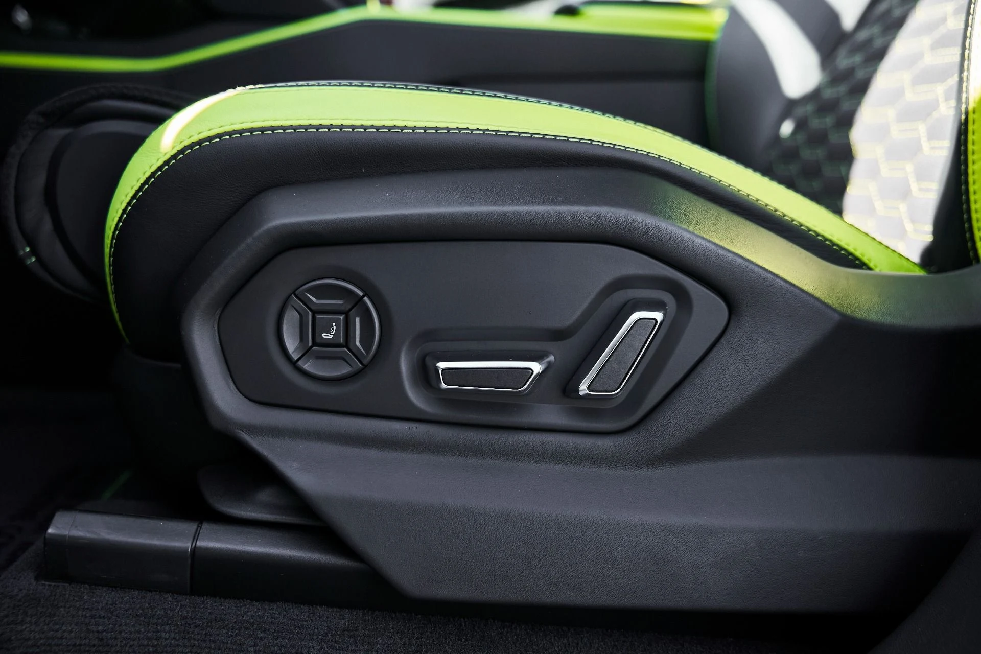 mph035_1374130140_Used_2022_Lamborghini_Urus_1774548608_84a48363c3