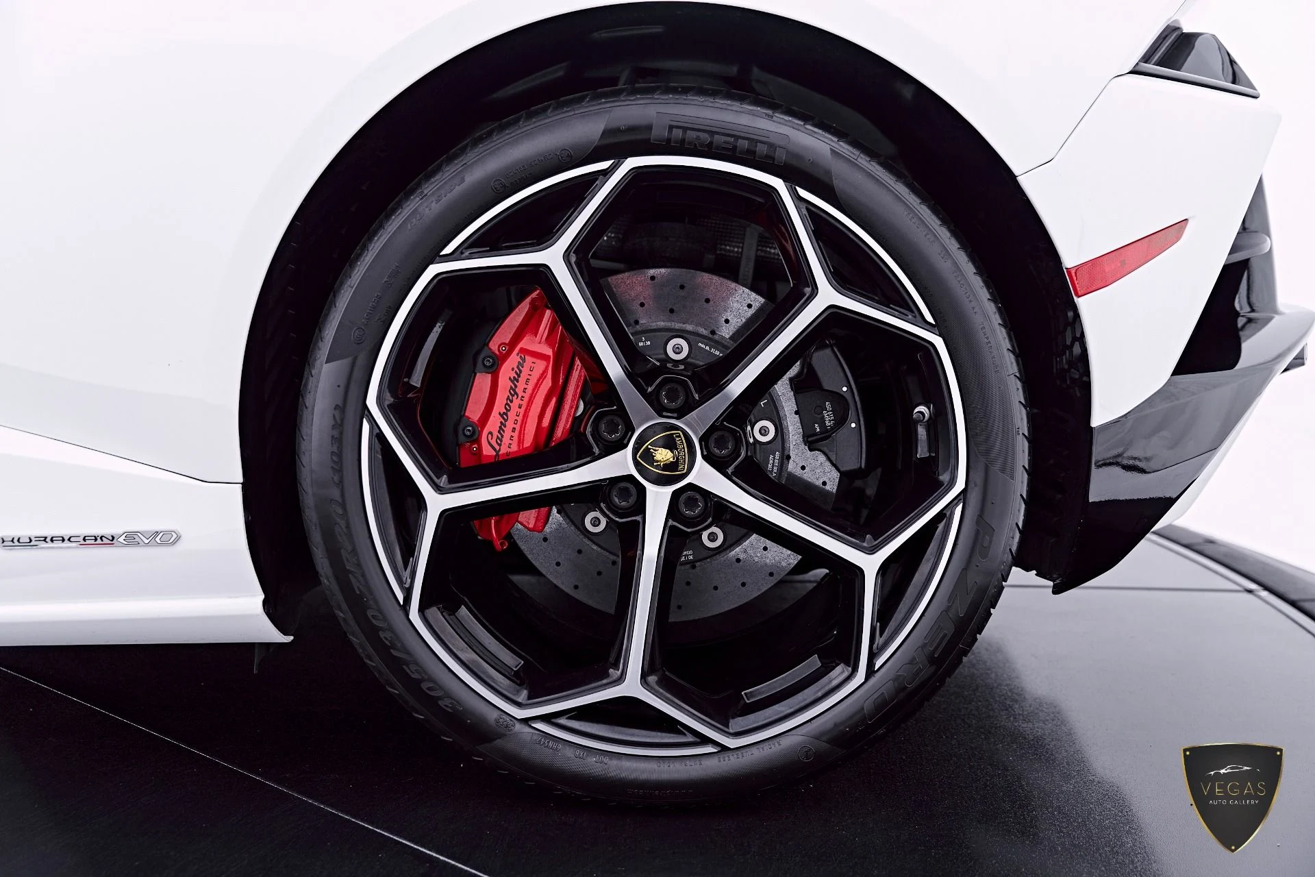 mph035_1376966574_Used_2020_Lamborghini_Huracan_EVO_Base_1782523467_070bdadbe3