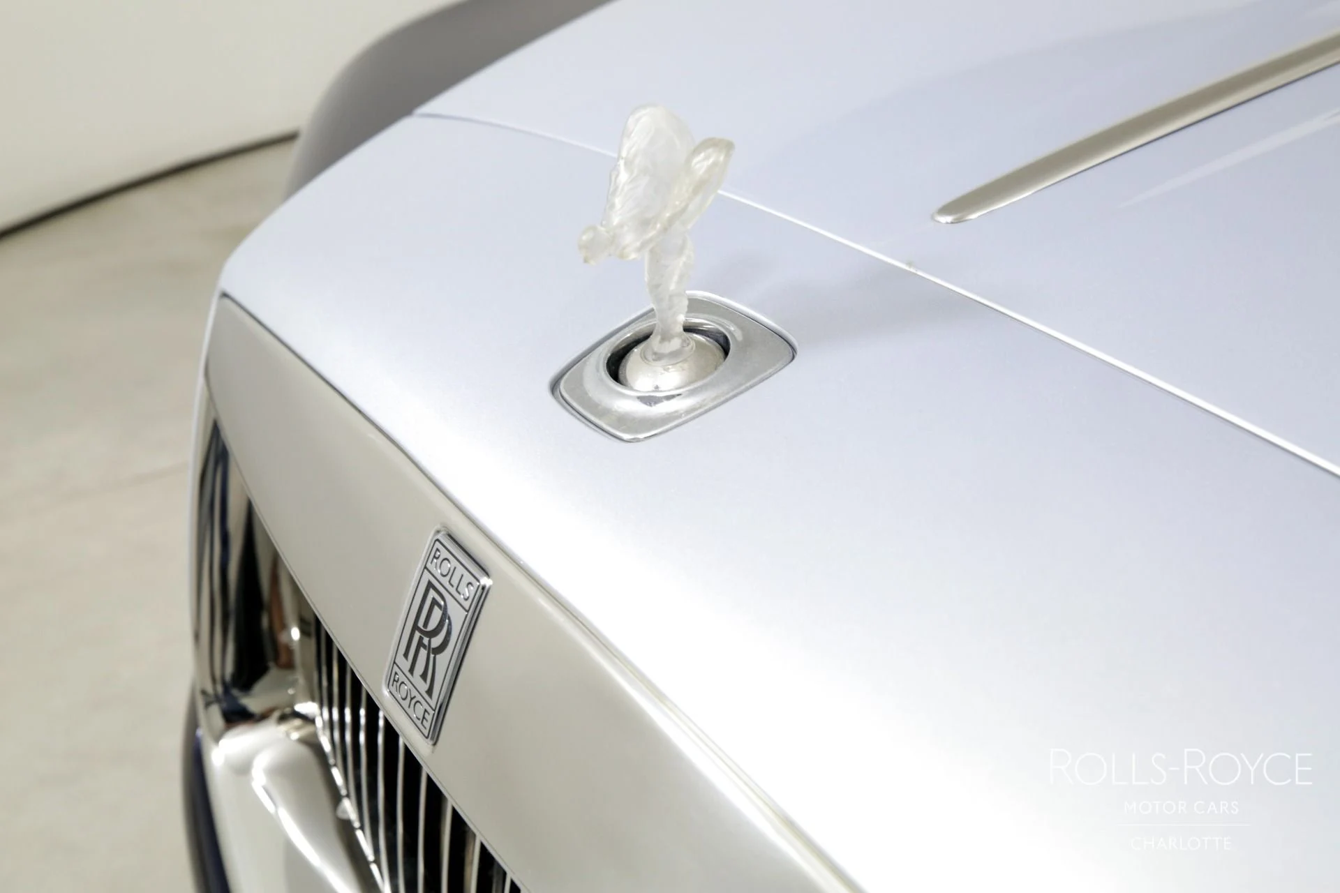 mph035_138498001_Used_2019_Rolls_Royce_Wraith_1743453383_ea9631f928