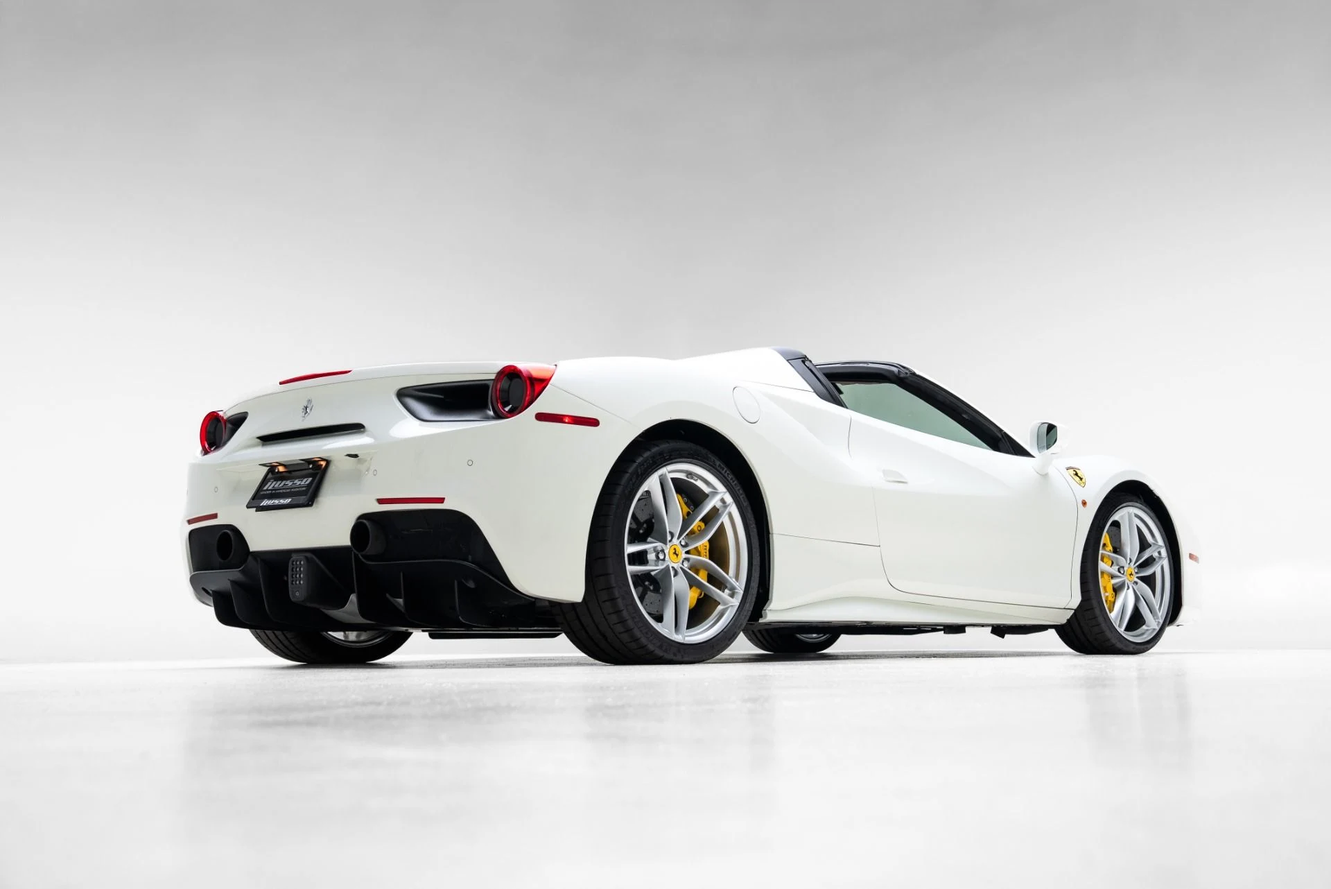 mph035_1395365132_Used_2018_Ferrari_488_Spider_1774383951_60f824daaf