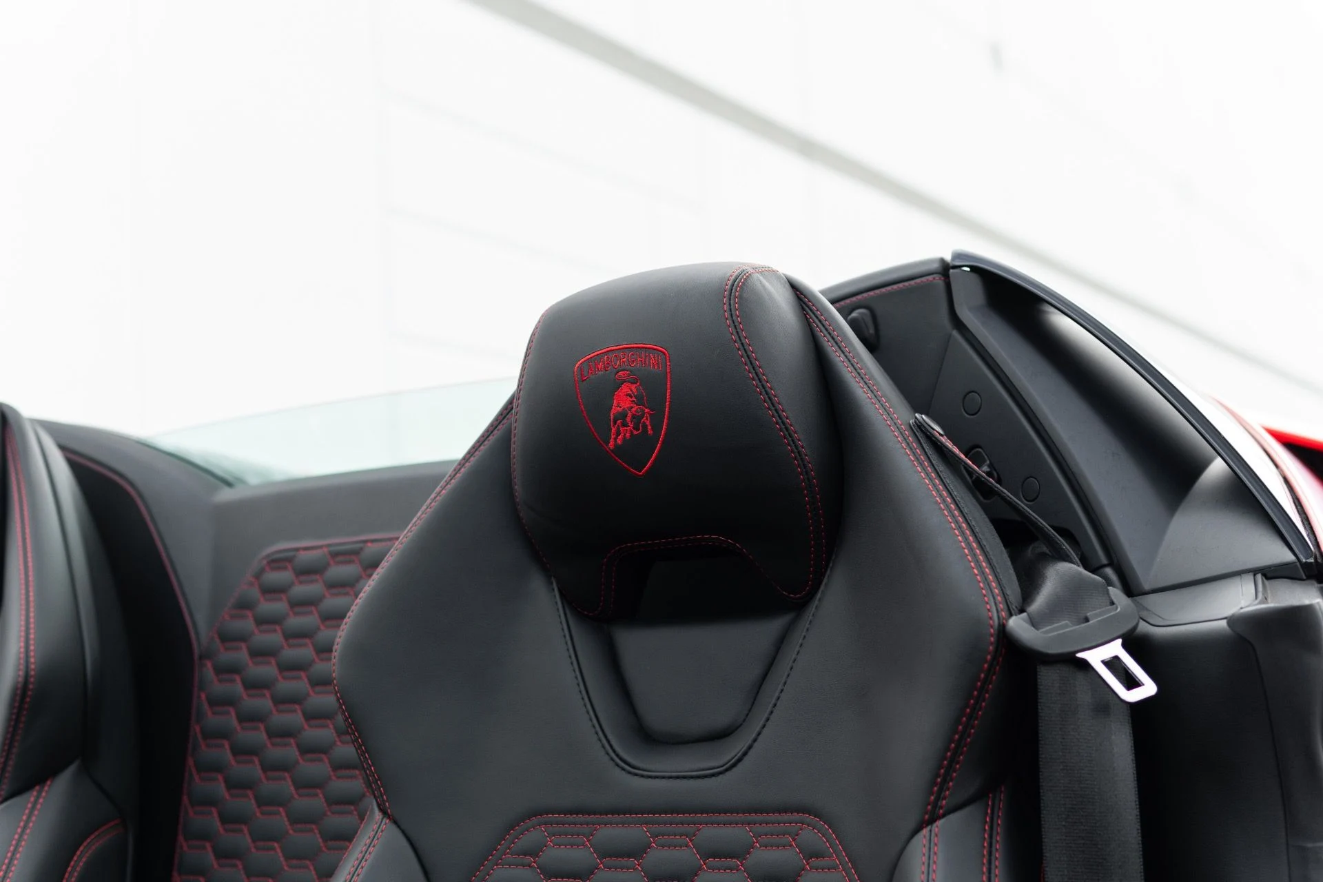 mph035_139853042_Used_2018_Lamborghini_Huracan_LP_580_2_Spyder_1766443768_baee3429d9