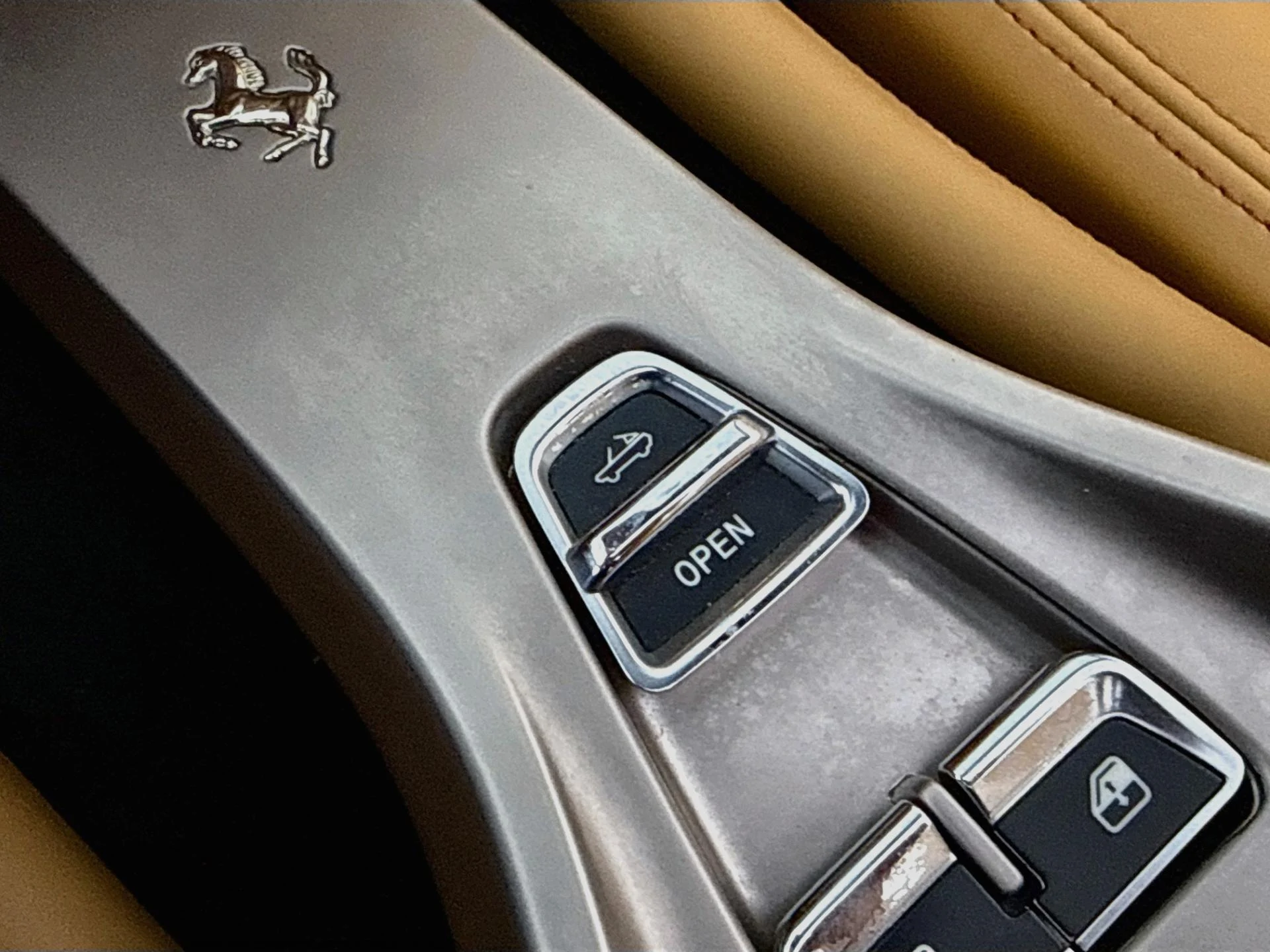 mph035_1410580201_Used_2010_Ferrari_California_1790360486_2e308e60aa