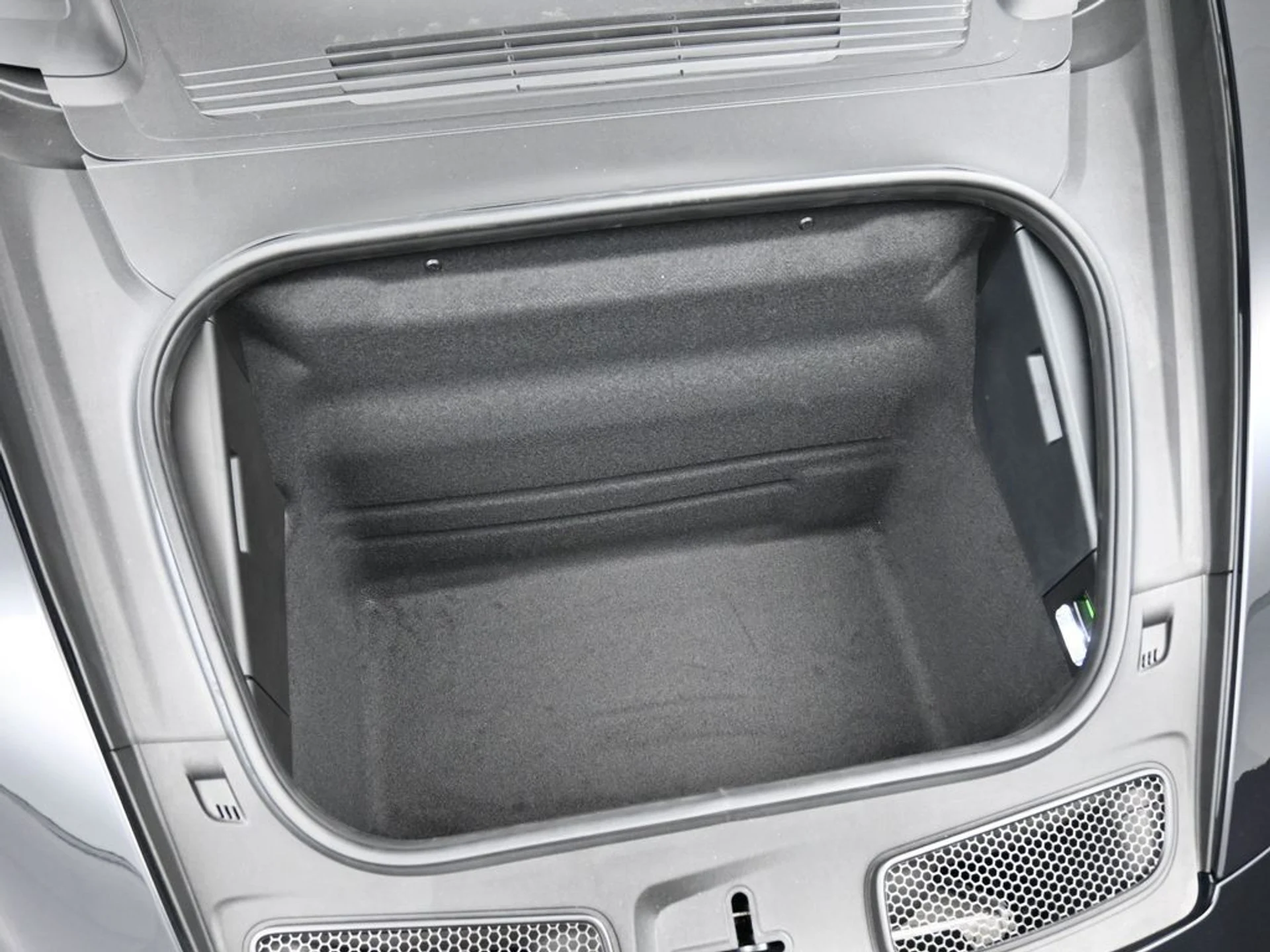 mph035_142168080_92d78fd2_fa32_447c_8c19_bad41d3900a8_8baaecd09e