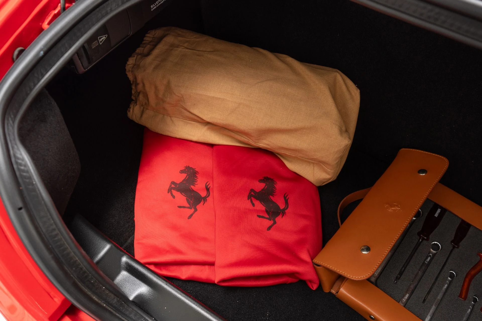 mph035_1427700795_Used_2001_Ferrari_550_Maranello_1777496716_5d29810bce