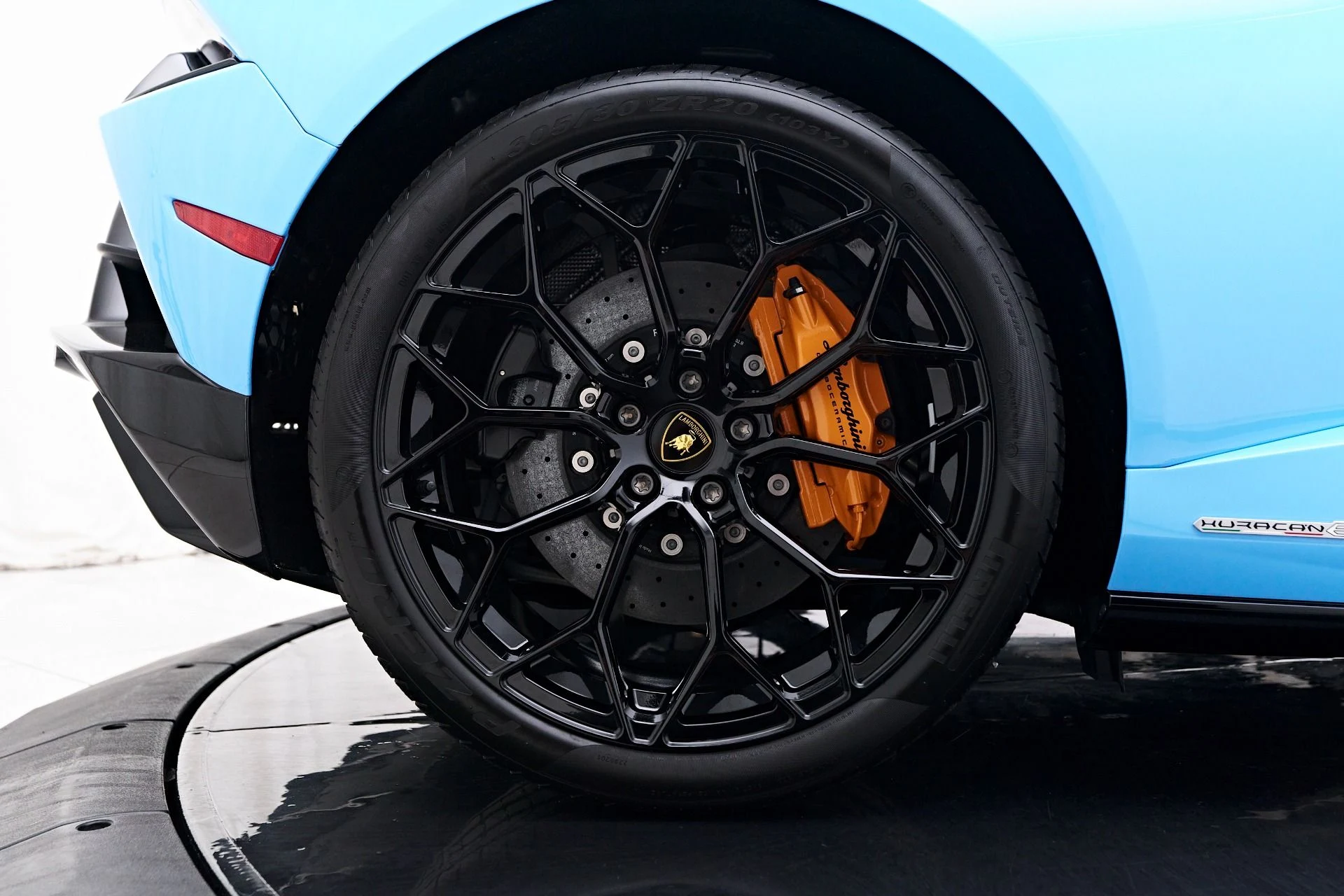 mph035_1428291606_Used_2022_Lamborghini_Huracan_EVO_Base_1755812444_c5d34ea47a