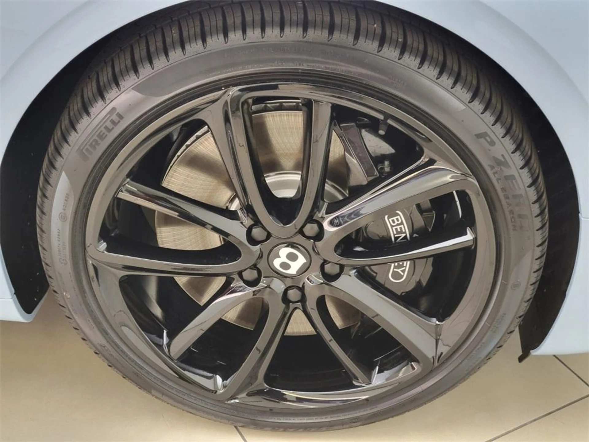 mph035_1428308393_Used_2023_Bentley_Continental_GT_V8_1715721791_2e0e613833