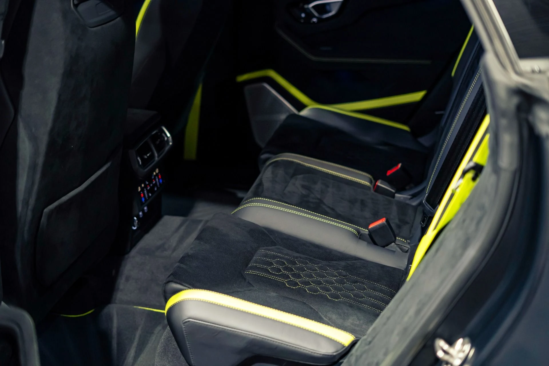 mph035_1446660170_Used_2023_Lamborghini_Urus_Performante_1780414144_31830050a9