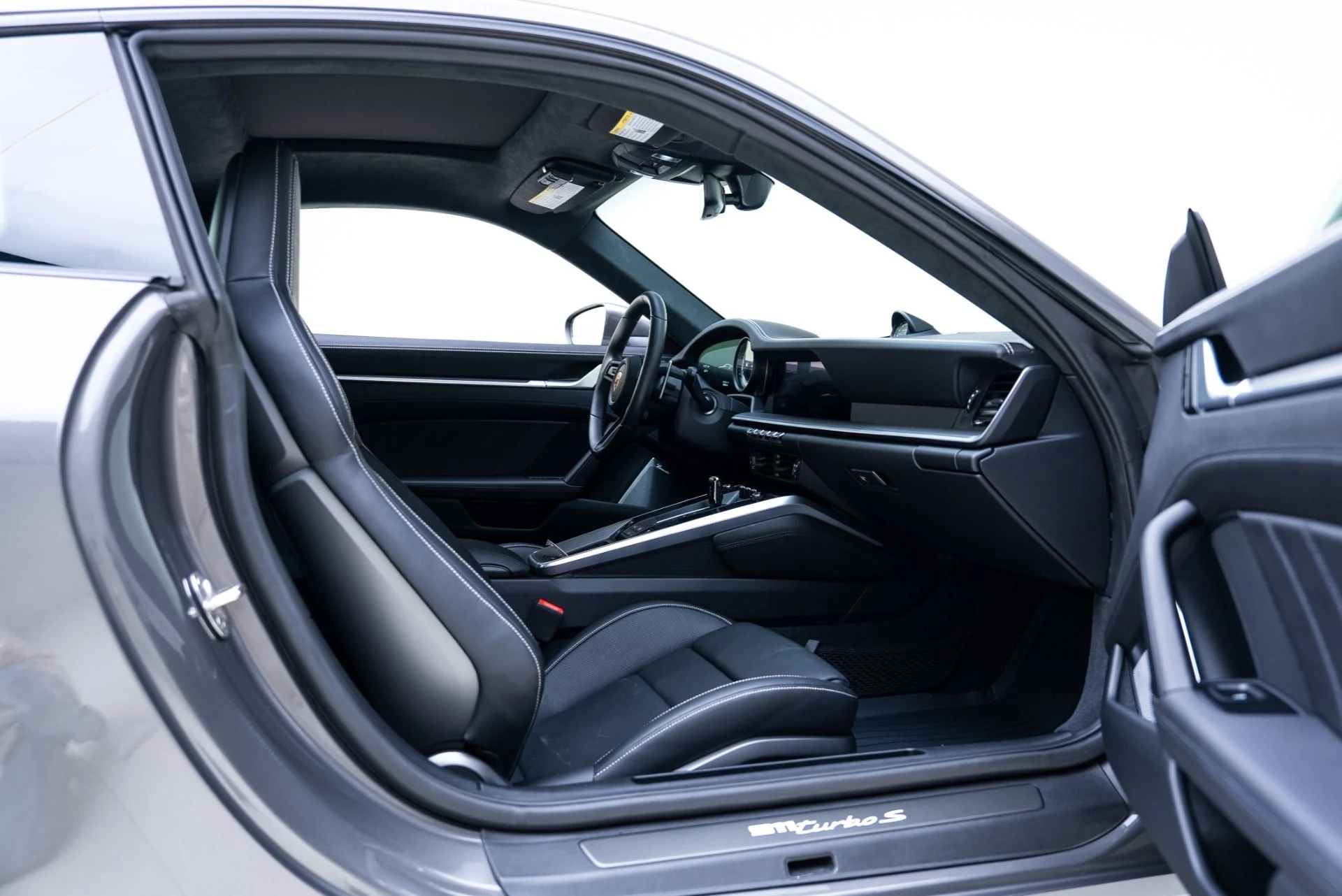 mph035_1458605169_Used_2024_Porsche_911_Turbo_S_1769194055_02a9608dd1