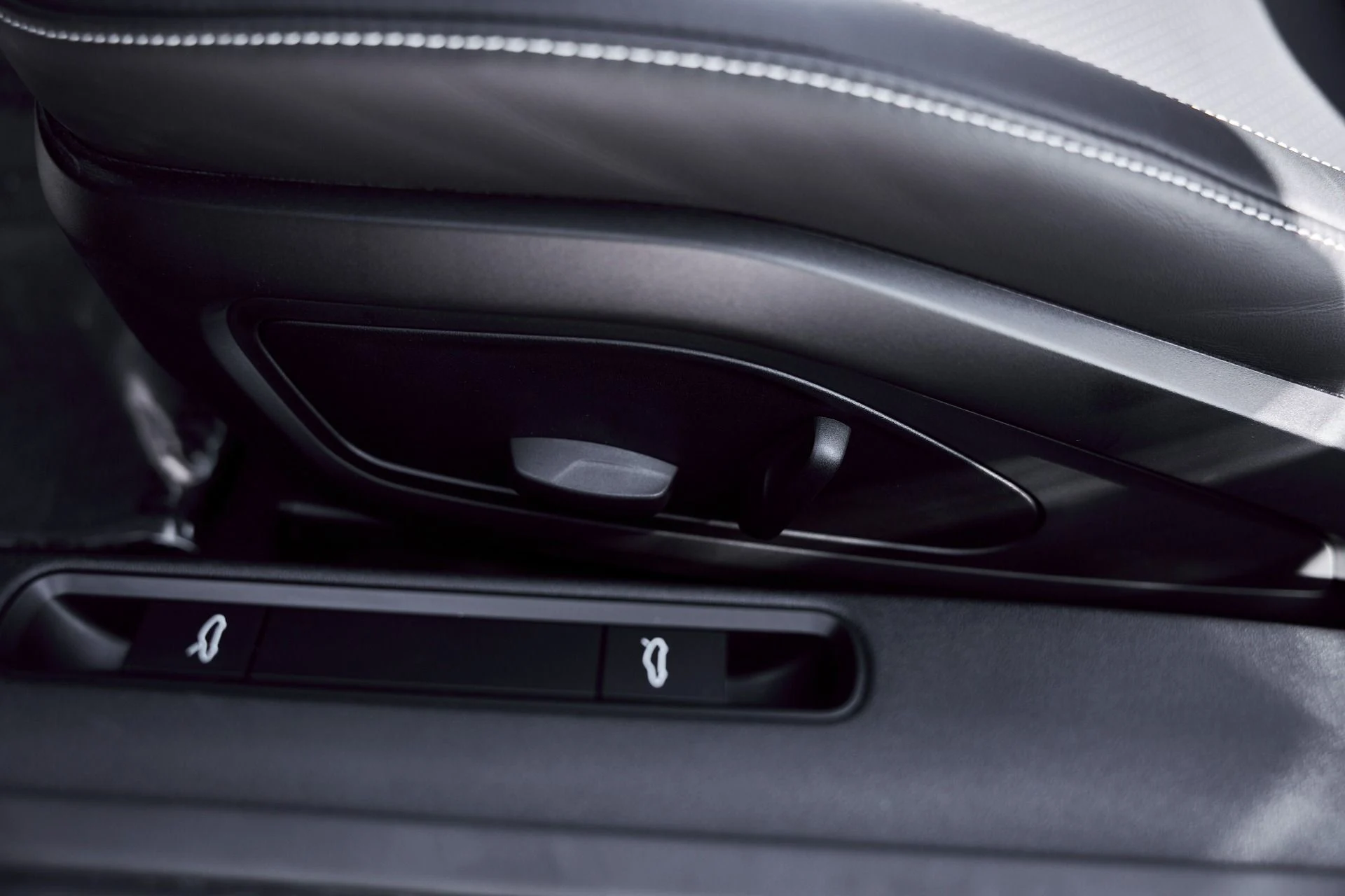 mph035_1460162452_Used_2026_Porsche_911_Targa_4_S_1772843248_cee486bf40