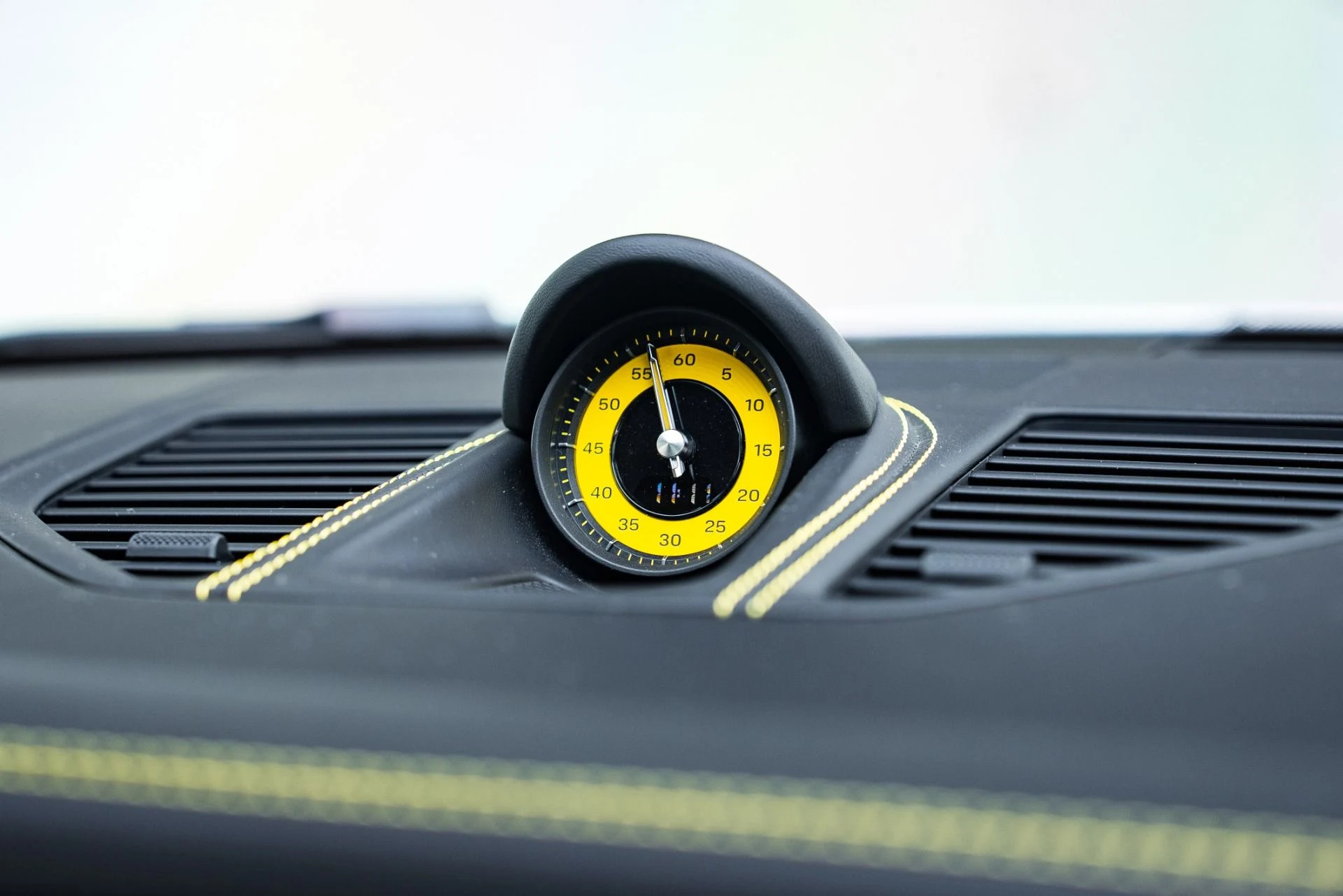 mph035_1481110169_Used_2022_Porsche_911_GT_3_1766184682_9c6e69fcfa