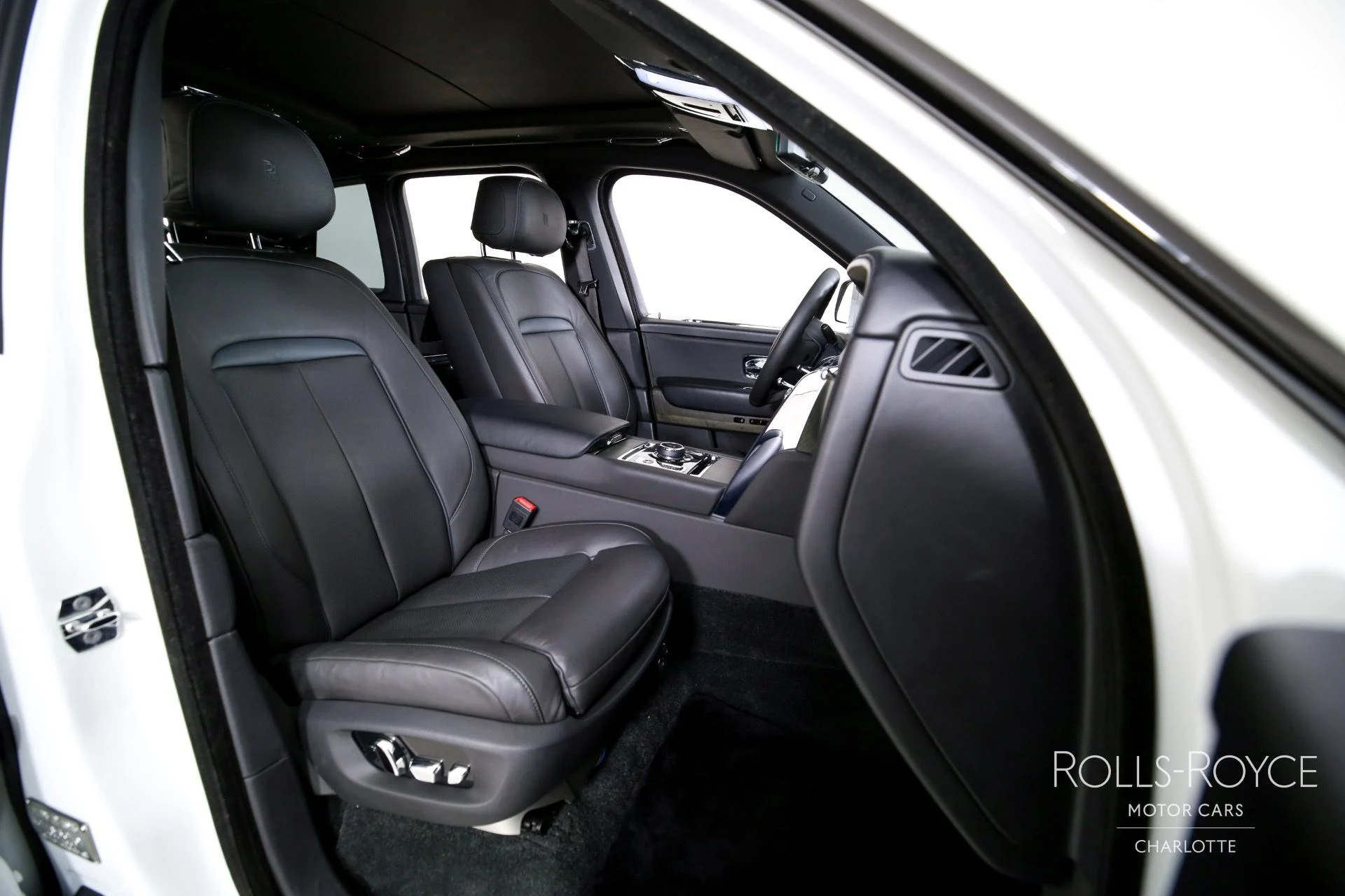 mph035_1486832589_Used_2019_Rolls_Royce_Cullinan_1753469692_6860cbc70c