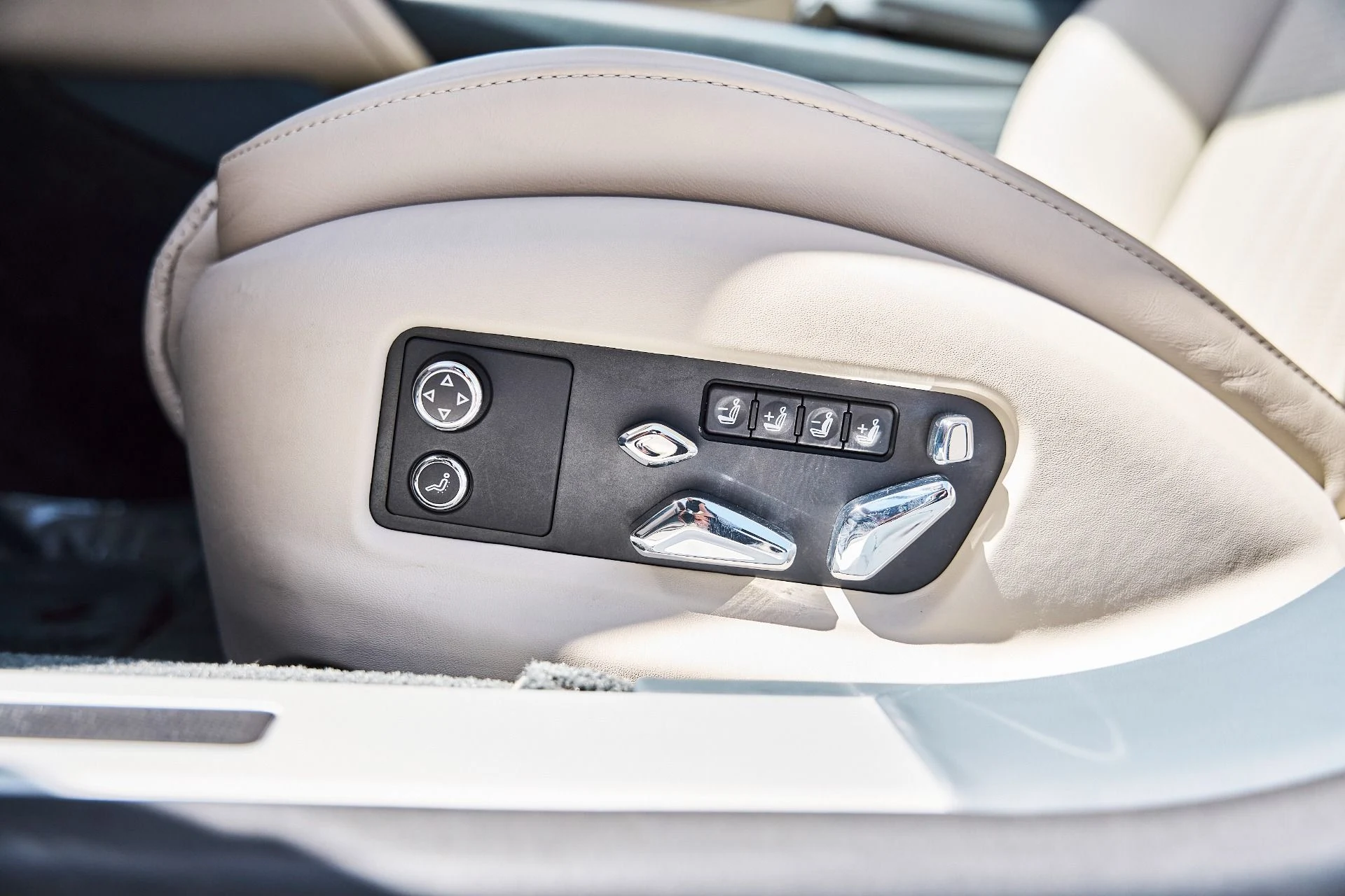 mph035_1492362449_Used_2022_Bentley_Flying_Spur_W12_1781229032_bc9a356c5e