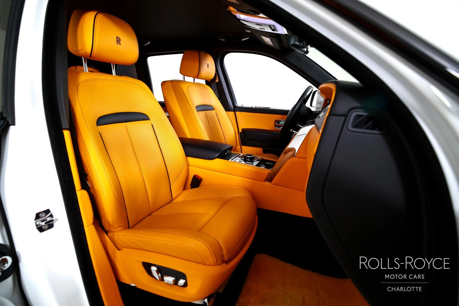 mph035_1497485663_Used_2022_Rolls_Royce_Cullinan_1773253709_5abed20858