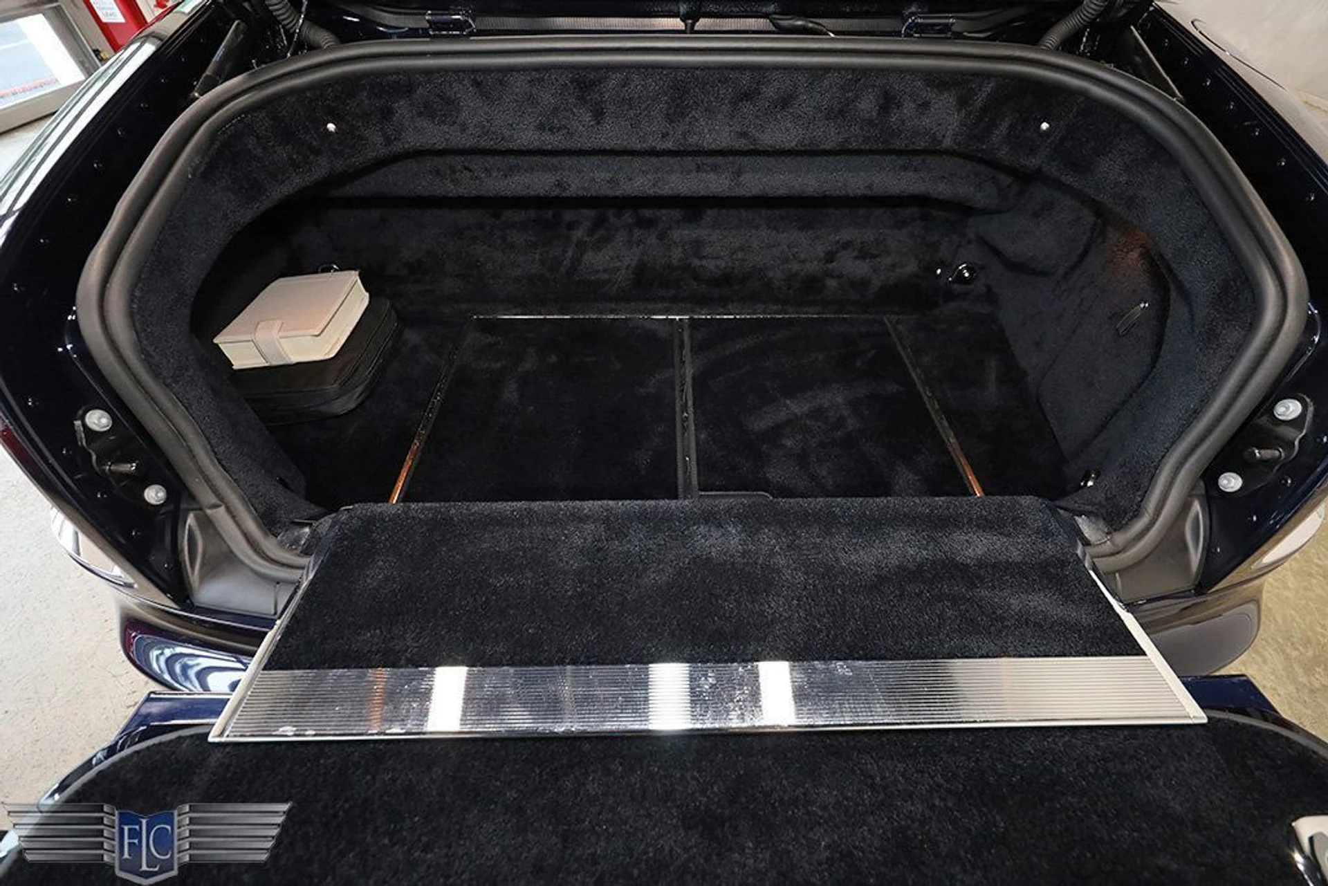 mph035_1503422136_used_2013_rolls_royce_phantom_coupe_2drdrophead_9689_22930572_36_1024_1125428af4