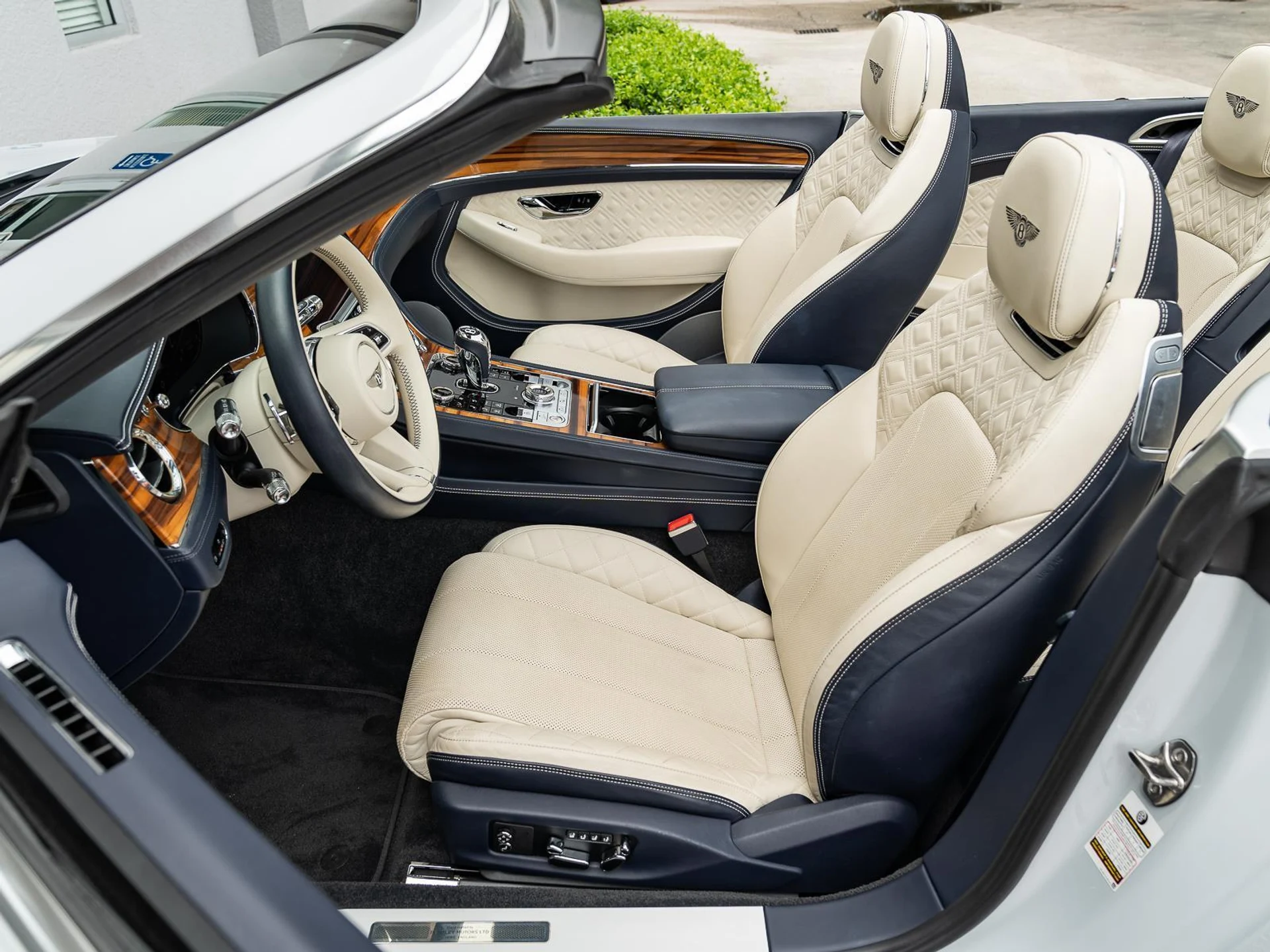 mph035_1503985724_Used_2021_Bentley_Continental_GTC_Mulliner_GT_Mulliner_V8_1775769045_e3a94b23bb