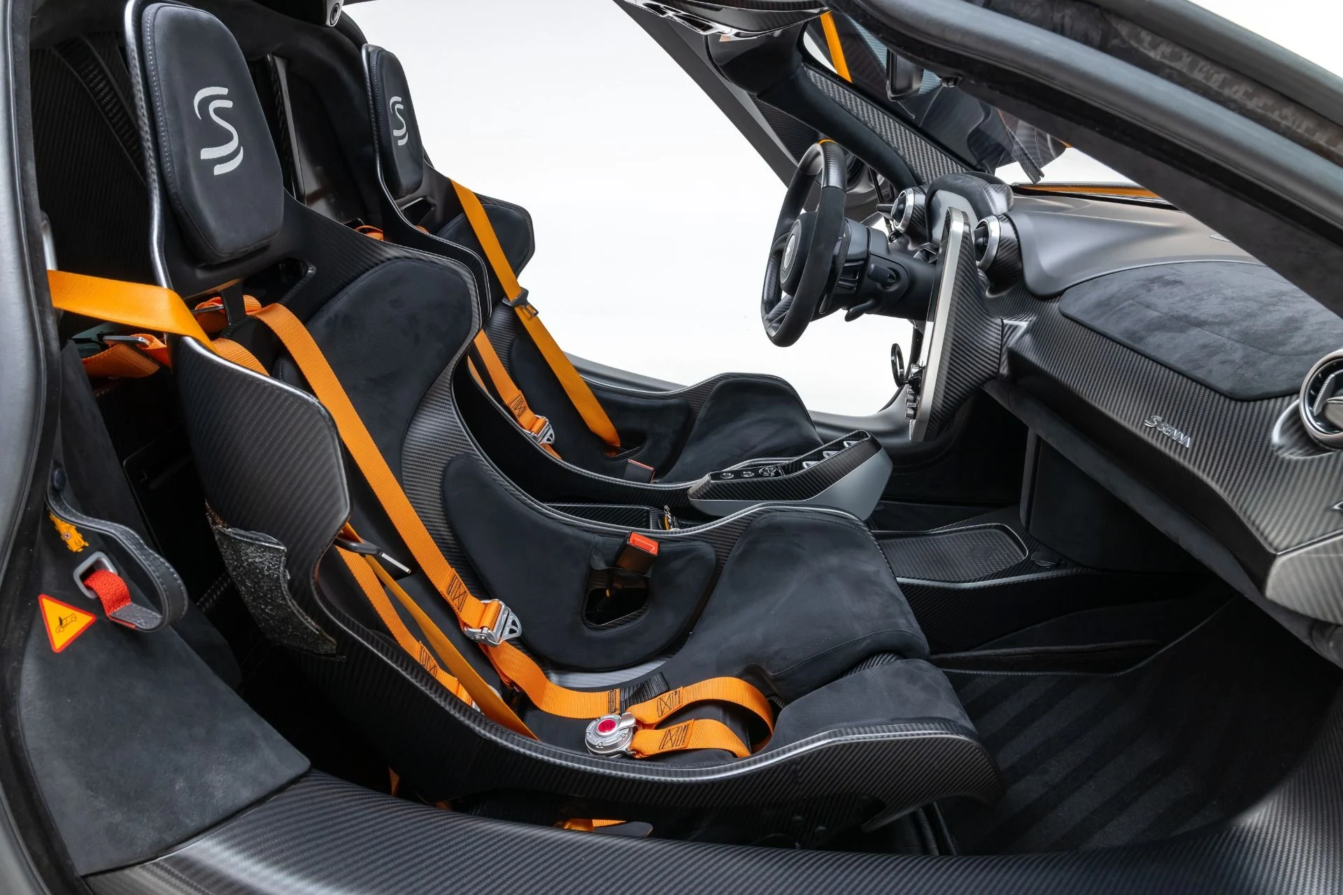 mph035_1507457663_13122_p36_l_a5837f1cda