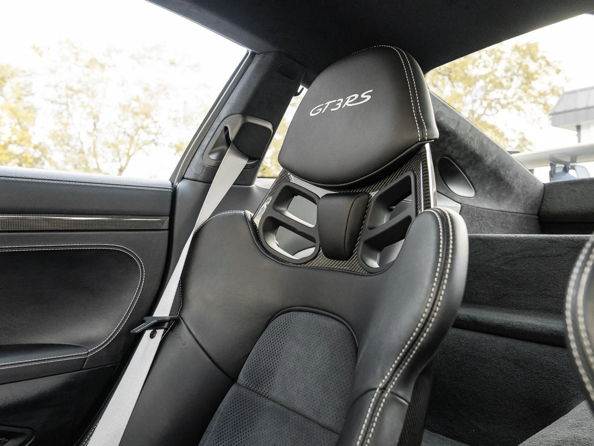 mph035_1513580663_Used_2019_Porsche_911_GT_3_RS_1771496244_cab4a9ea0b