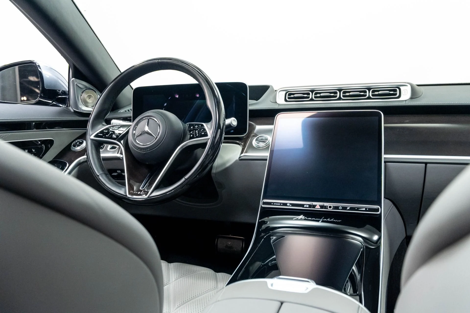 mph035_1515207956_Used_2024_Mercedes_Benz_S_Class_Maybach_S_680_4_MATIC_1777501614_febf248323